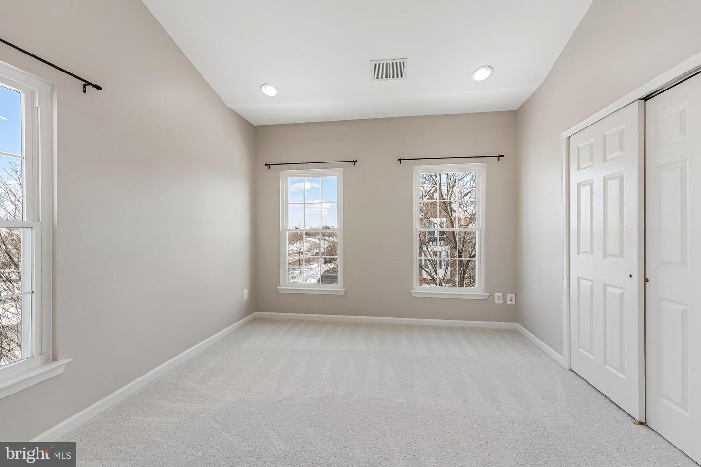 20401 TRAILS END TER, ASHBURN, Virginia 20147, 2 Bedrooms Bedrooms, ,2 BathroomsBathrooms,Residential,For sale,20401 TRAILS END TER,VALO2114620 MLS # VALO2114620 20401 TRAILS END TER, ASHBURN, Virginia 20147, 2 Bedrooms Bedrooms, ,2 BathroomsBathrooms,Residential,For sale,20401 TRAILS END TER,VALO2114620 MLS # VALO2114620