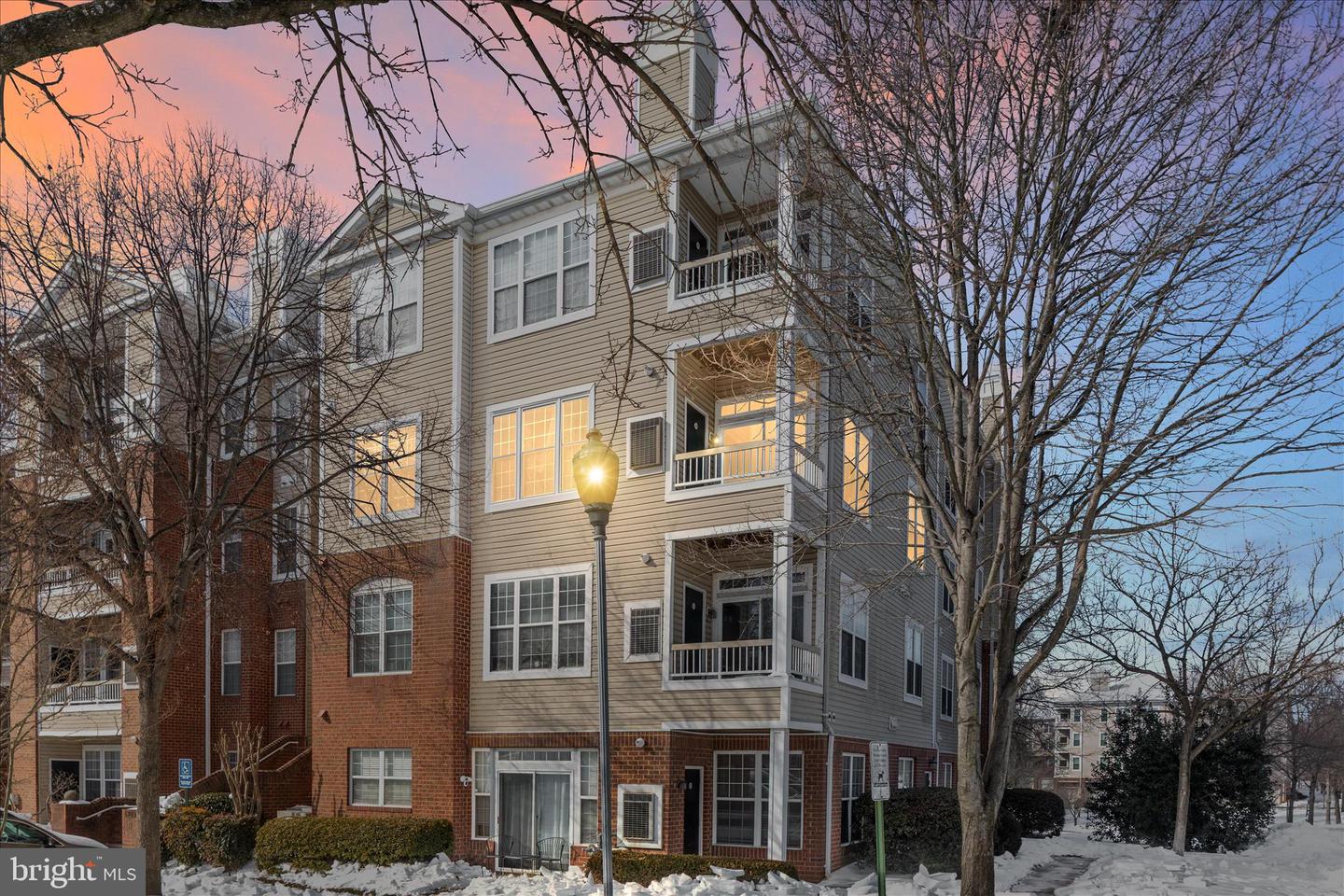 4200 MOZART BRIGADE LN #N, FAIRFAX, Virginia 22033, 2 Bedrooms Bedrooms, ,2 BathroomsBathrooms,Residential,For sale,4200 MOZART BRIGADE LN #N,VAFX2287570 MLS # VAFX2287570