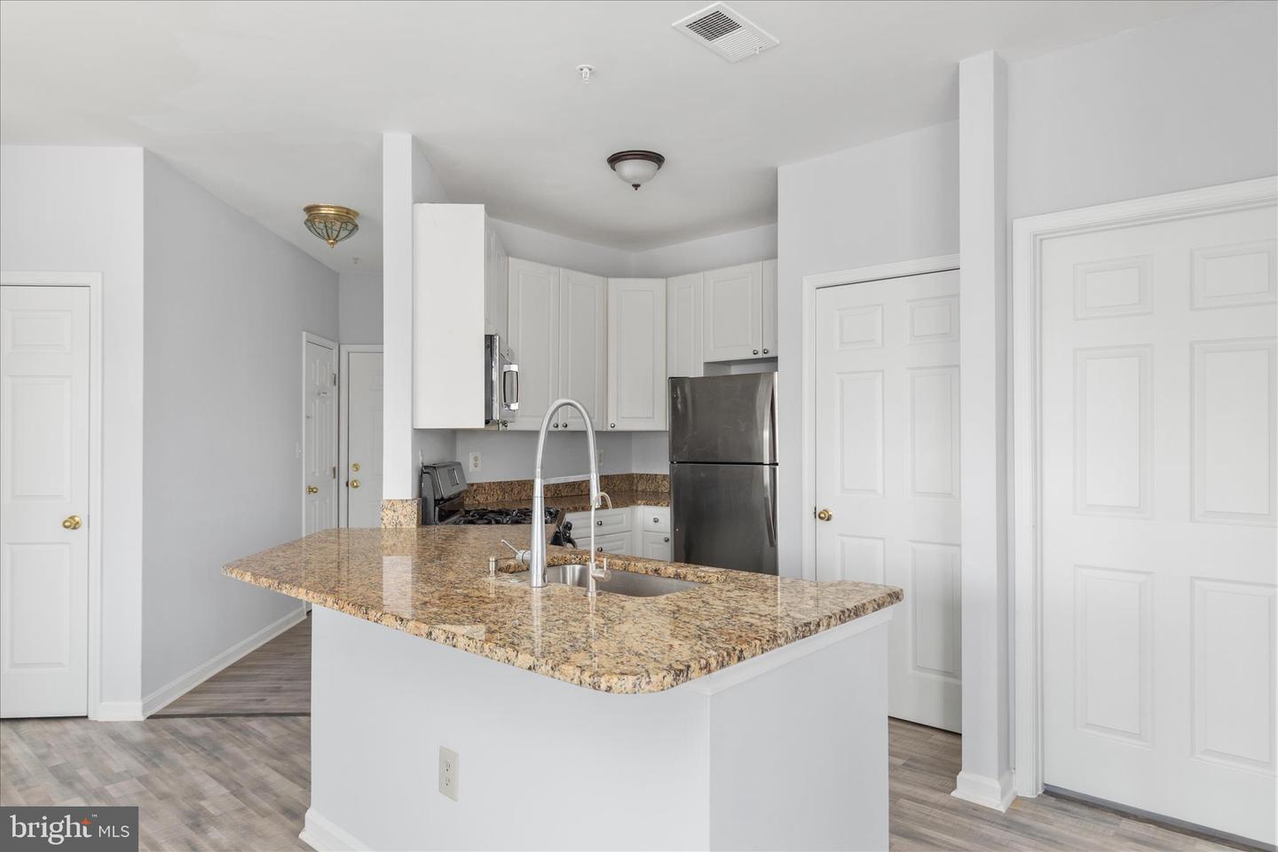 4200 MOZART BRIGADE LN #N, FAIRFAX, Virginia 22033, 2 Bedrooms Bedrooms, ,2 BathroomsBathrooms,Residential,For sale,4200 MOZART BRIGADE LN #N,VAFX2287570 MLS # VAFX2287570