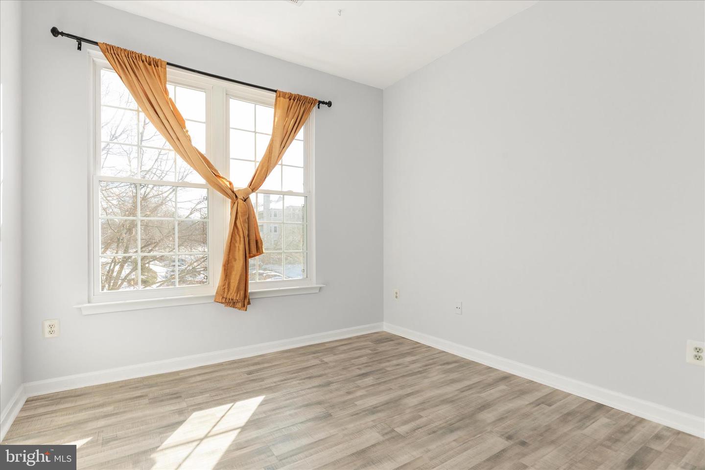 4200 MOZART BRIGADE LN #N, FAIRFAX, Virginia 22033, 2 Bedrooms Bedrooms, ,2 BathroomsBathrooms,Residential,For sale,4200 MOZART BRIGADE LN #N,VAFX2287570 MLS # VAFX2287570