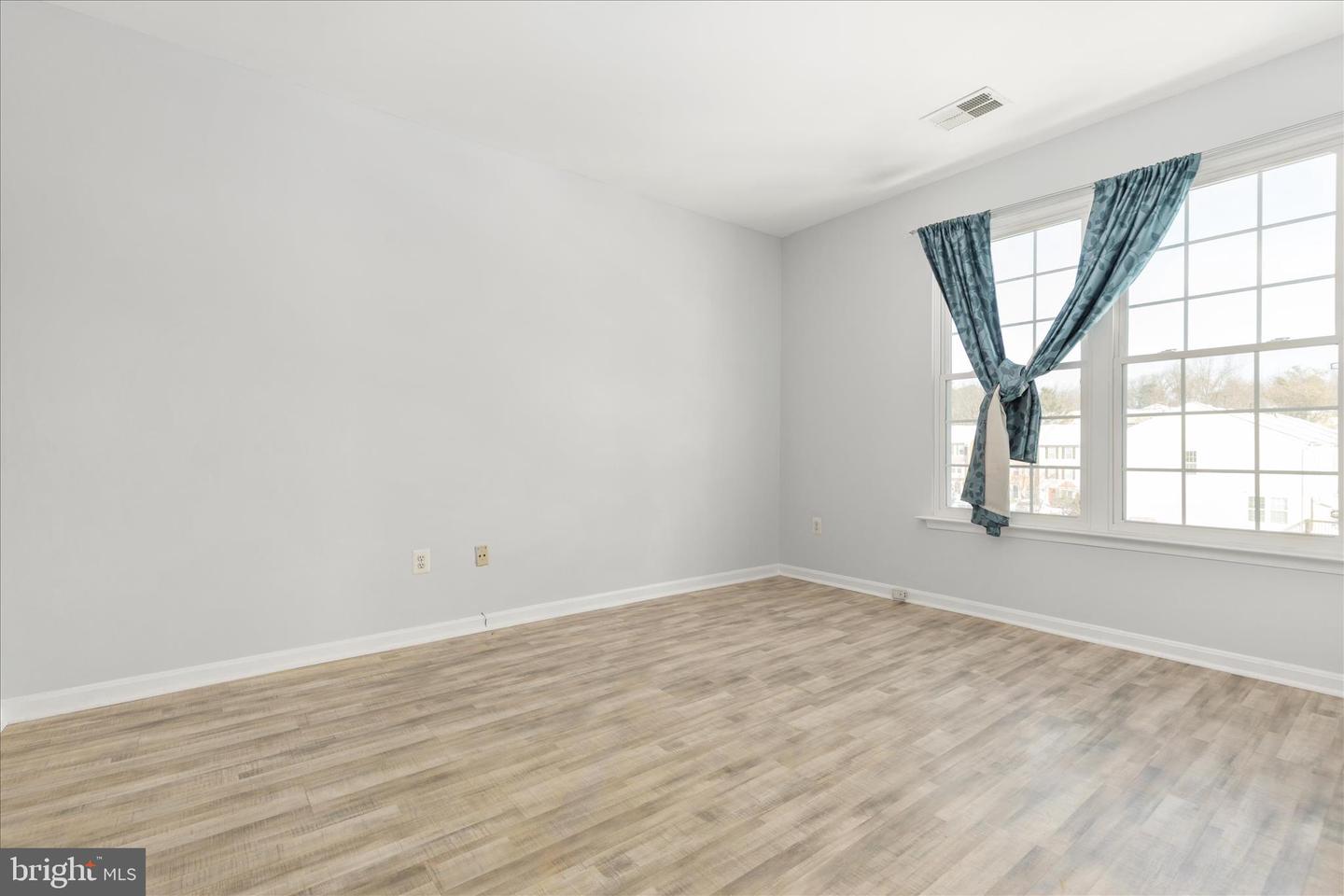 4200 MOZART BRIGADE LN #N, FAIRFAX, Virginia 22033, 2 Bedrooms Bedrooms, ,2 BathroomsBathrooms,Residential,For sale,4200 MOZART BRIGADE LN #N,VAFX2287570 MLS # VAFX2287570