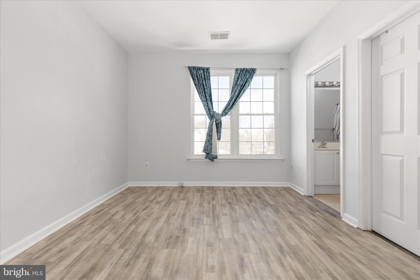 4200 MOZART BRIGADE LN #N, FAIRFAX, Virginia 22033, 2 Bedrooms Bedrooms, ,2 BathroomsBathrooms,Residential,For sale,4200 MOZART BRIGADE LN #N,VAFX2287570 MLS # VAFX2287570