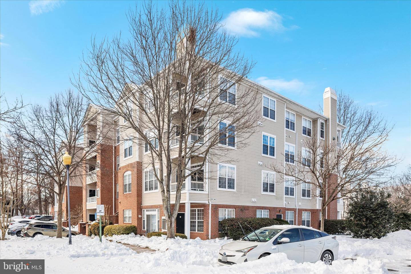 4200 MOZART BRIGADE LN #N, FAIRFAX, Virginia 22033, 2 Bedrooms Bedrooms, ,2 BathroomsBathrooms,Residential,For sale,4200 MOZART BRIGADE LN #N,VAFX2287570 MLS # VAFX2287570