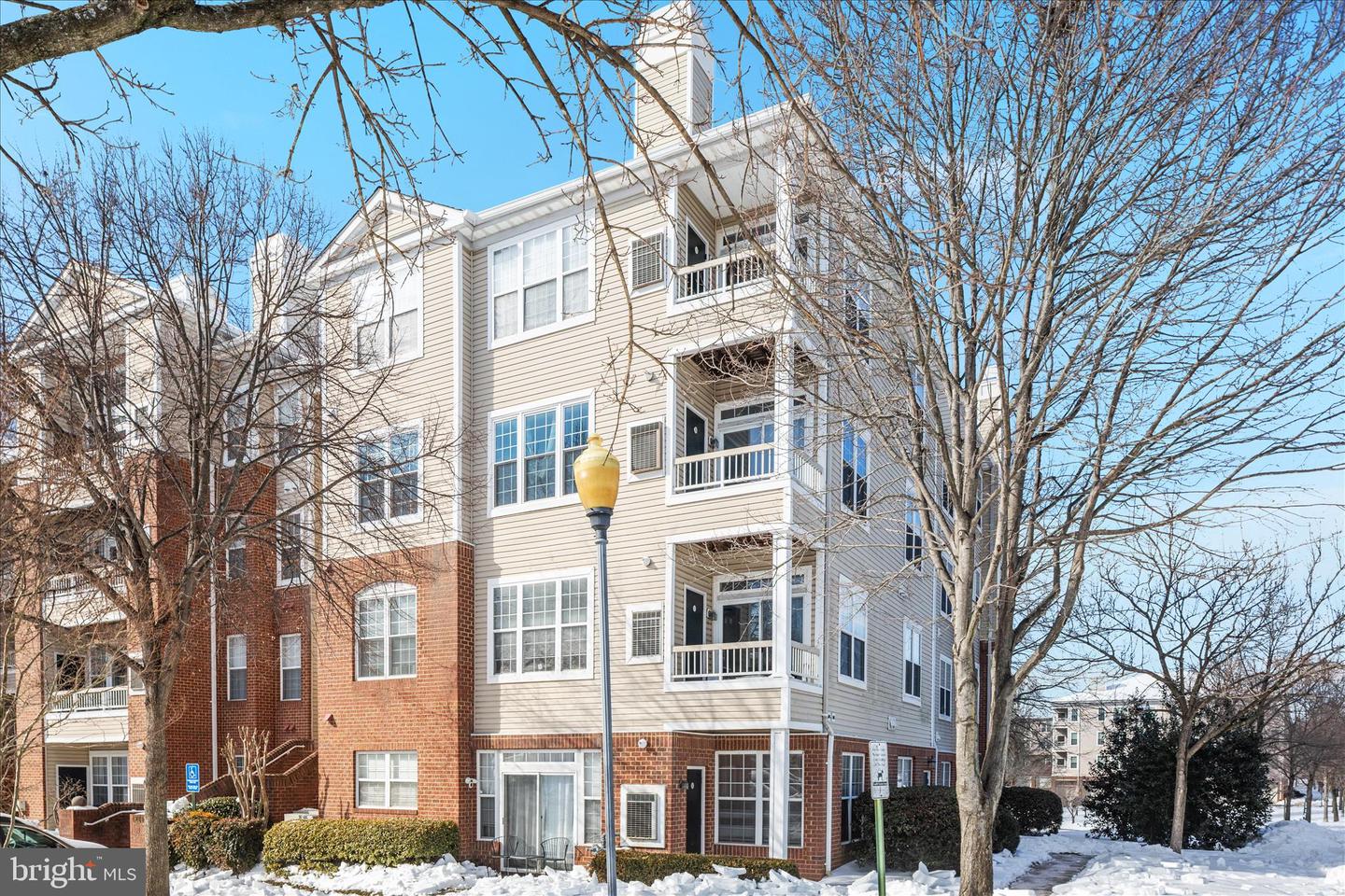4200 MOZART BRIGADE LN #N, FAIRFAX, Virginia 22033, 2 Bedrooms Bedrooms, ,2 BathroomsBathrooms,Residential,For sale,4200 MOZART BRIGADE LN #N,VAFX2287570 MLS # VAFX2287570