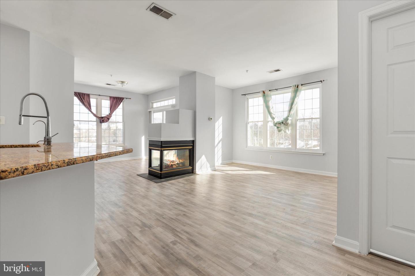 4200 MOZART BRIGADE LN #N, FAIRFAX, Virginia 22033, 2 Bedrooms Bedrooms, ,2 BathroomsBathrooms,Residential,For sale,4200 MOZART BRIGADE LN #N,VAFX2287570 MLS # VAFX2287570