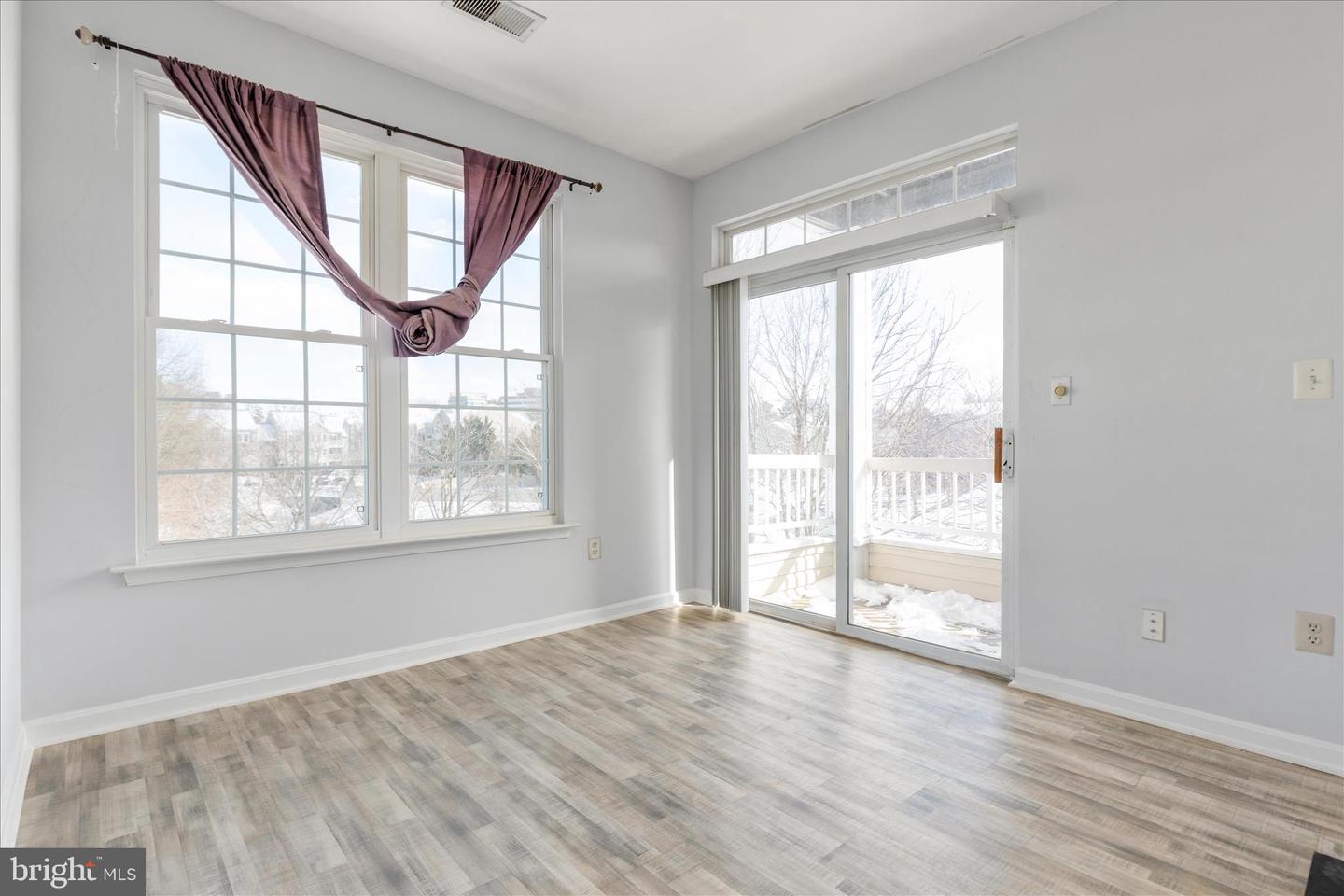 4200 MOZART BRIGADE LN #N, FAIRFAX, Virginia 22033, 2 Bedrooms Bedrooms, ,2 BathroomsBathrooms,Residential,For sale,4200 MOZART BRIGADE LN #N,VAFX2287570 MLS # VAFX2287570