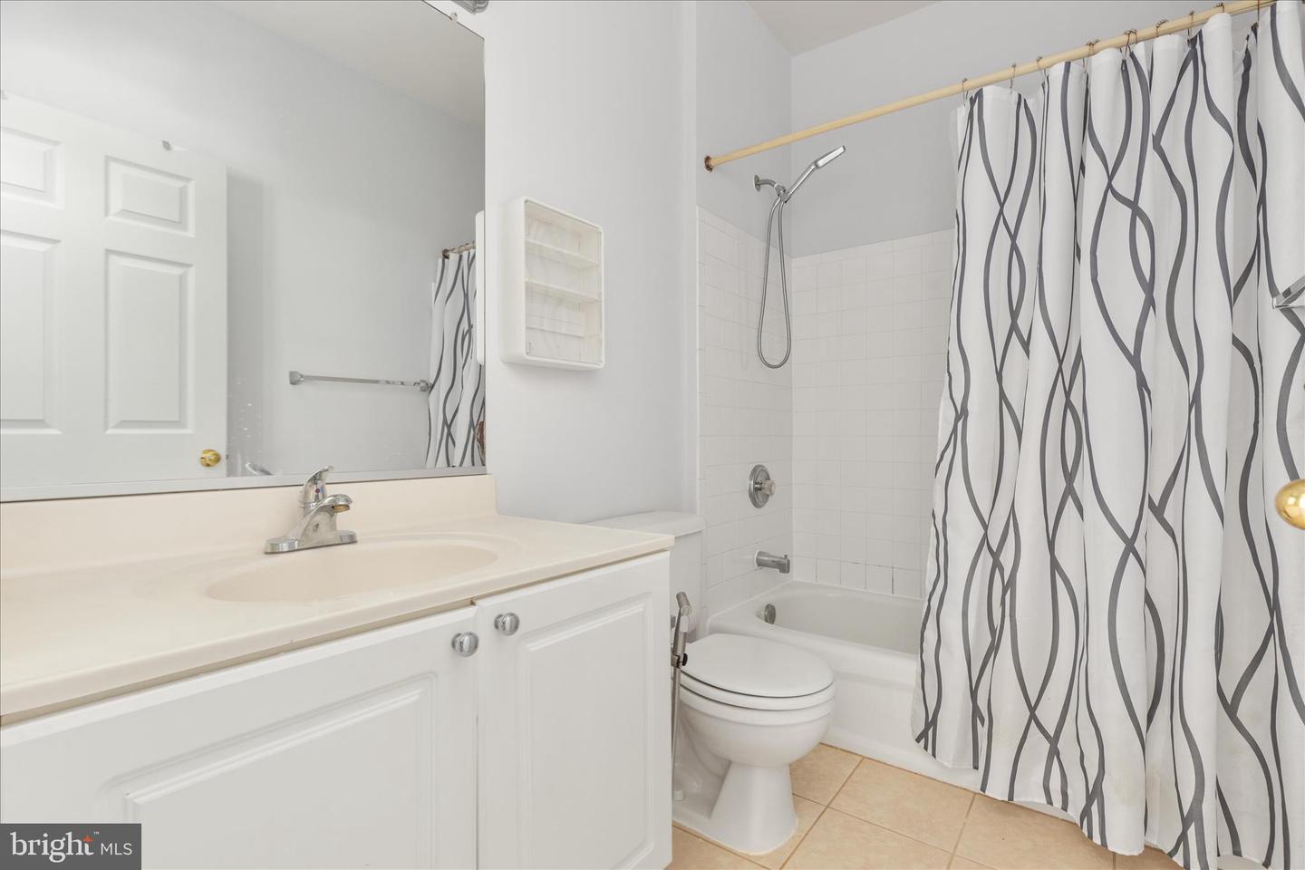 4200 MOZART BRIGADE LN #N, FAIRFAX, Virginia 22033, 2 Bedrooms Bedrooms, ,2 BathroomsBathrooms,Residential,For sale,4200 MOZART BRIGADE LN #N,VAFX2287570 MLS # VAFX2287570