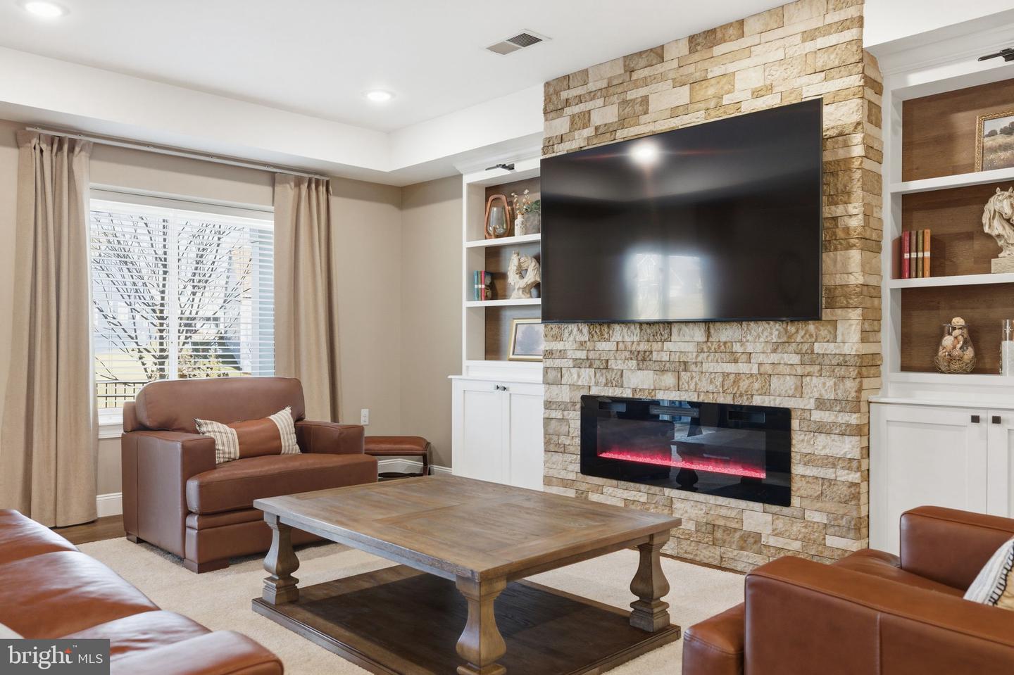 117 PINTAIL WAY, LAKE FREDERICK, Virginia 22630, 4 Bedrooms Bedrooms, ,4 BathroomsBathrooms,Residential,For sale,117 PINTAIL WAY,VAFV2039252 MLS # VAFV2039252