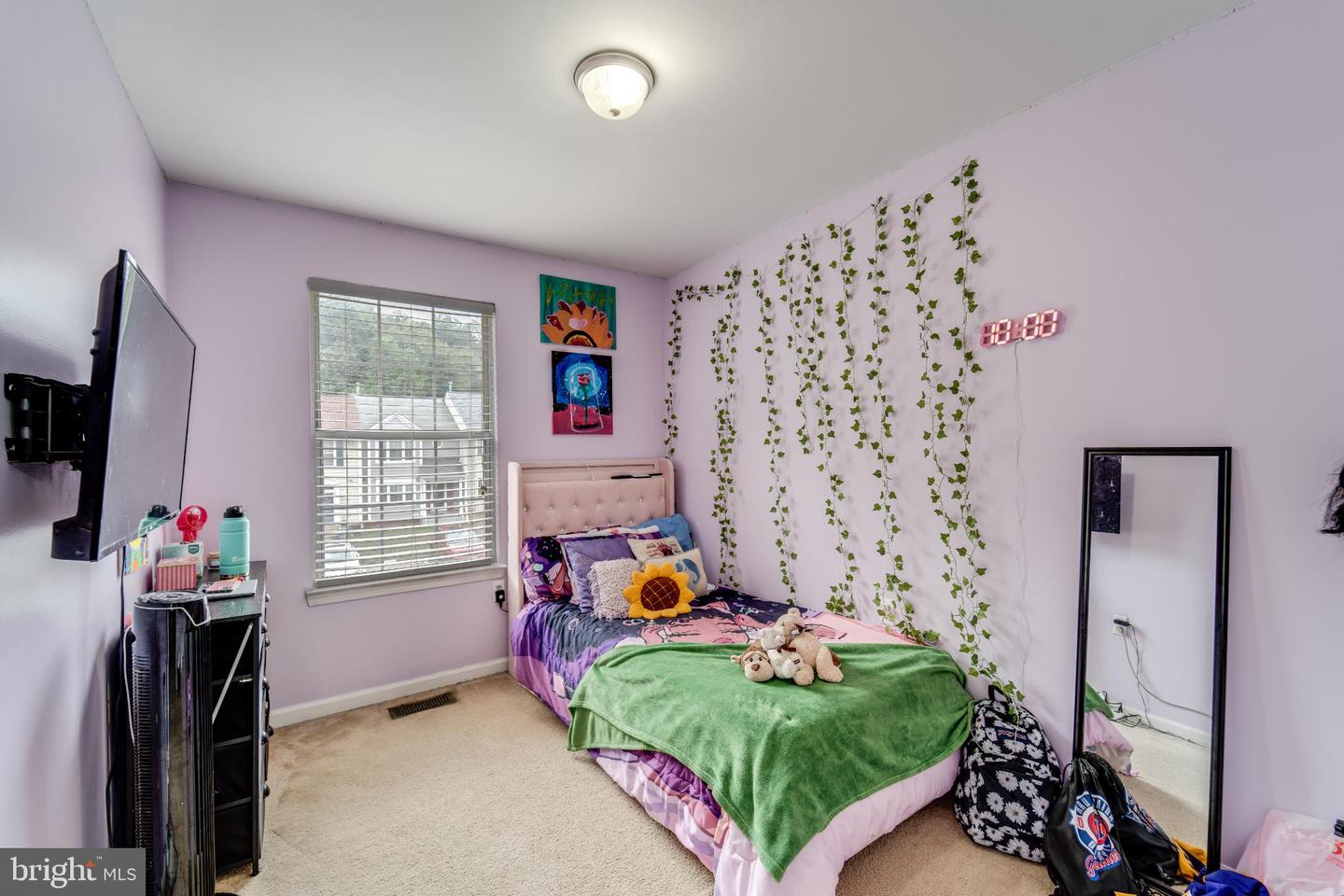 14072 OXBRIDGE INN CT, WOODBRIDGE, Virginia 22193, 3 Bedrooms Bedrooms, 7 Rooms Rooms,3 BathroomsBathrooms,Residential,For sale,14072 OXBRIDGE INN CT,VAPW2111428 MLS # VAPW2111428