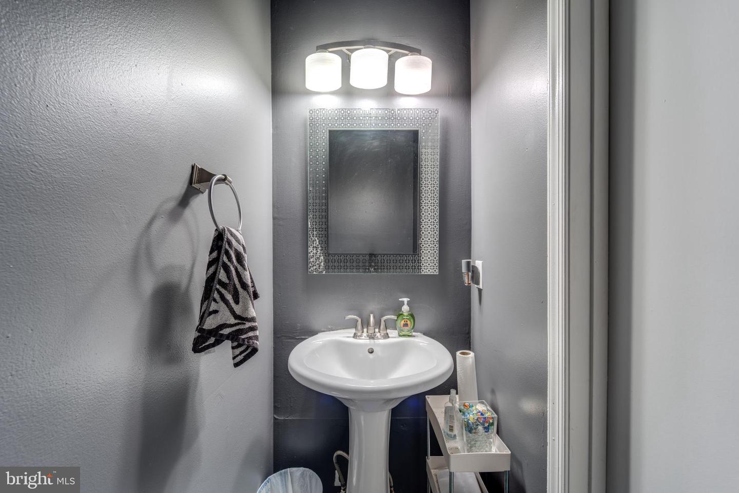 14072 OXBRIDGE INN CT, WOODBRIDGE, Virginia 22193, 3 Bedrooms Bedrooms, 7 Rooms Rooms,3 BathroomsBathrooms,Residential,For sale,14072 OXBRIDGE INN CT,VAPW2111428 MLS # VAPW2111428