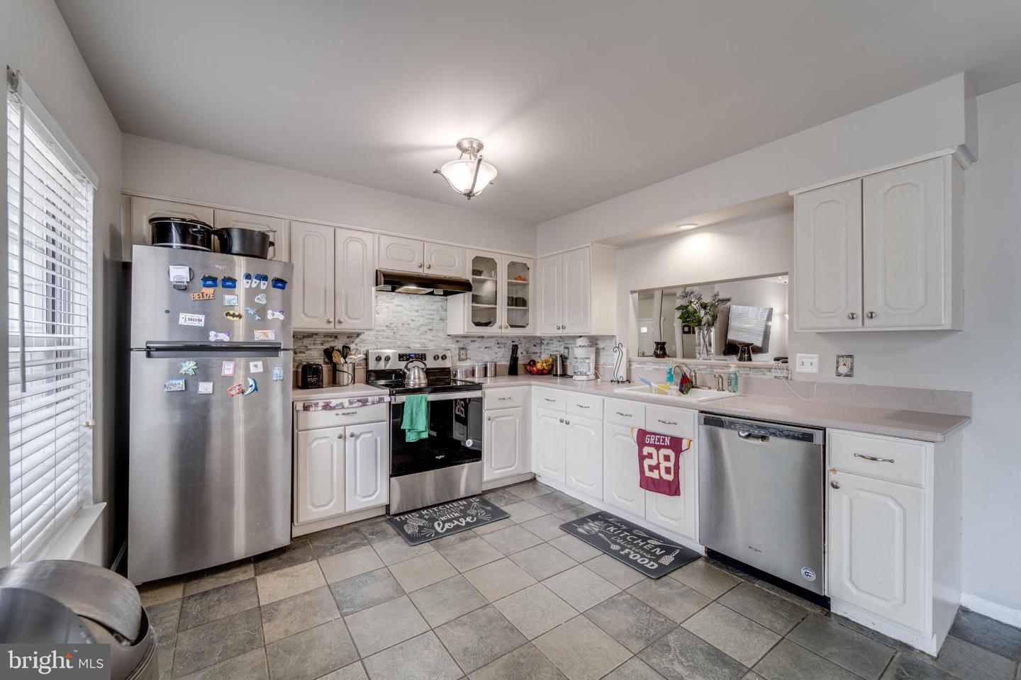 14072 OXBRIDGE INN CT, WOODBRIDGE, Virginia 22193, 3 Bedrooms Bedrooms, 7 Rooms Rooms,3 BathroomsBathrooms,Residential,For sale,14072 OXBRIDGE INN CT,VAPW2111428 MLS # VAPW2111428