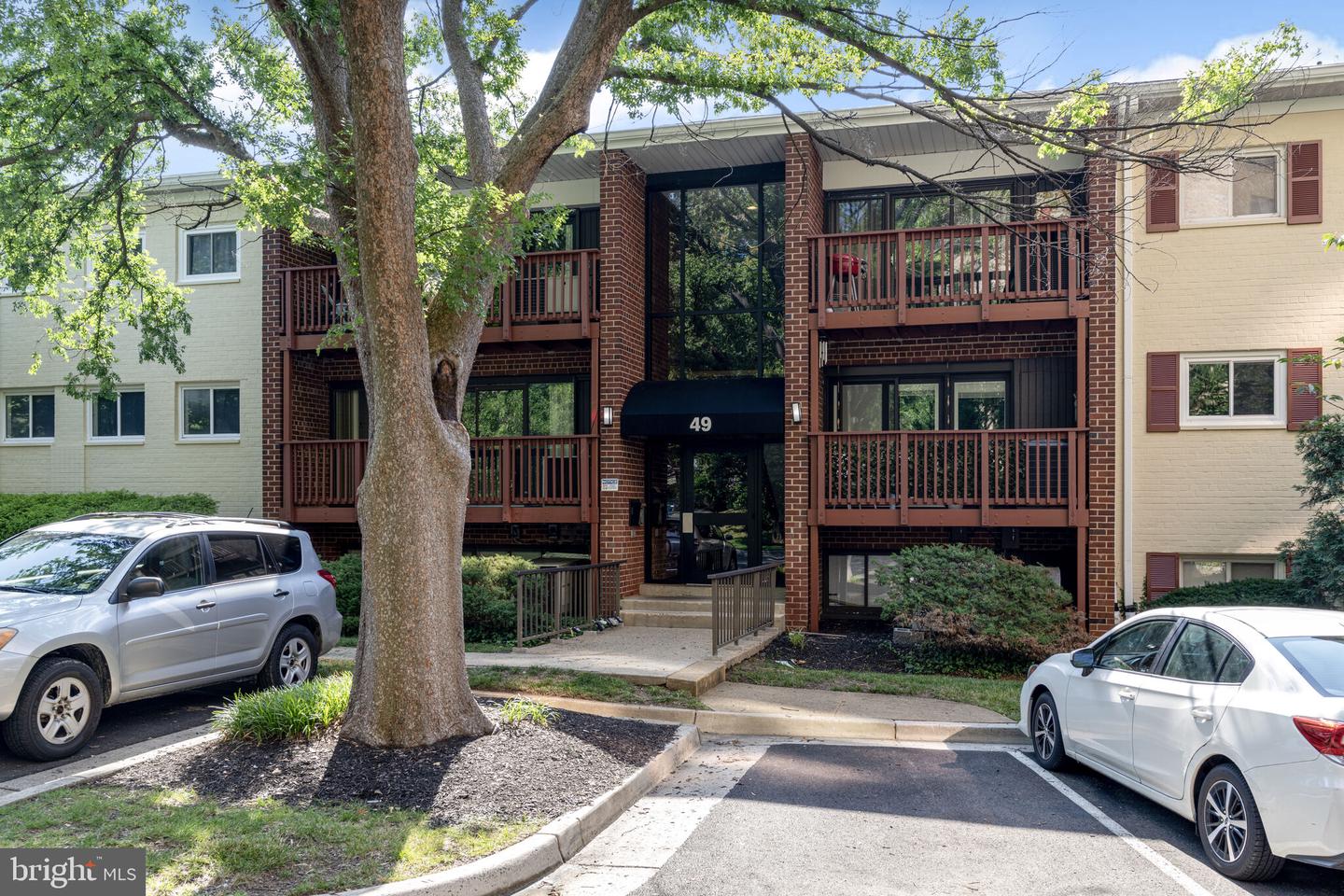 49 SKYHILL RD #201, ALEXANDRIA, Virginia 22314, 2 Bedrooms Bedrooms, ,2 BathroomsBathrooms,Residential,For sale,49 SKYHILL RD #201,VAAX2053622 MLS # VAAX2053622