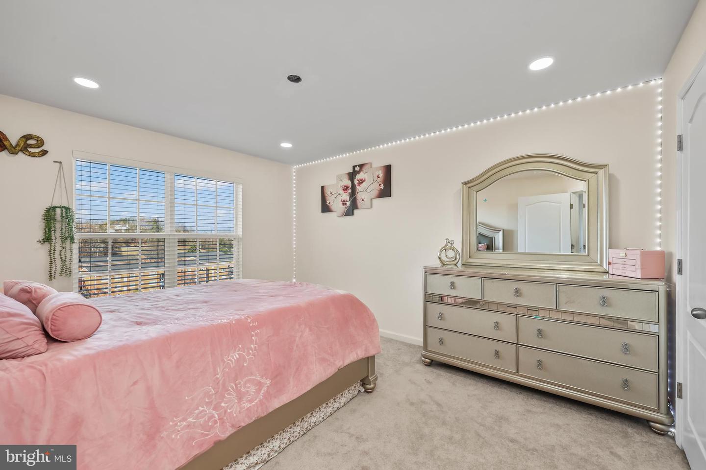 17016 BEVERIDGE DR, DUMFRIES, Virginia 22026, 3 Bedrooms Bedrooms, ,2 BathroomsBathrooms,Residential,For sale,17016 BEVERIDGE DR,VAPW2111452 MLS # VAPW2111452