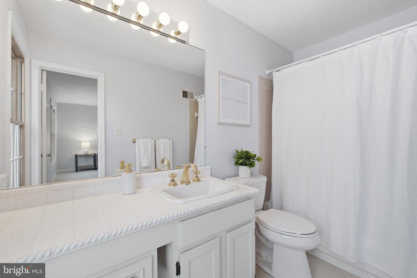 2145 KINGS MILL CT, FALLS CHURCH, Virginia 22043, 4 Bedrooms Bedrooms, ,3 BathroomsBathrooms,Residential,For sale,2145 KINGS MILL CT,VAFX2287962 MLS # VAFX2287962