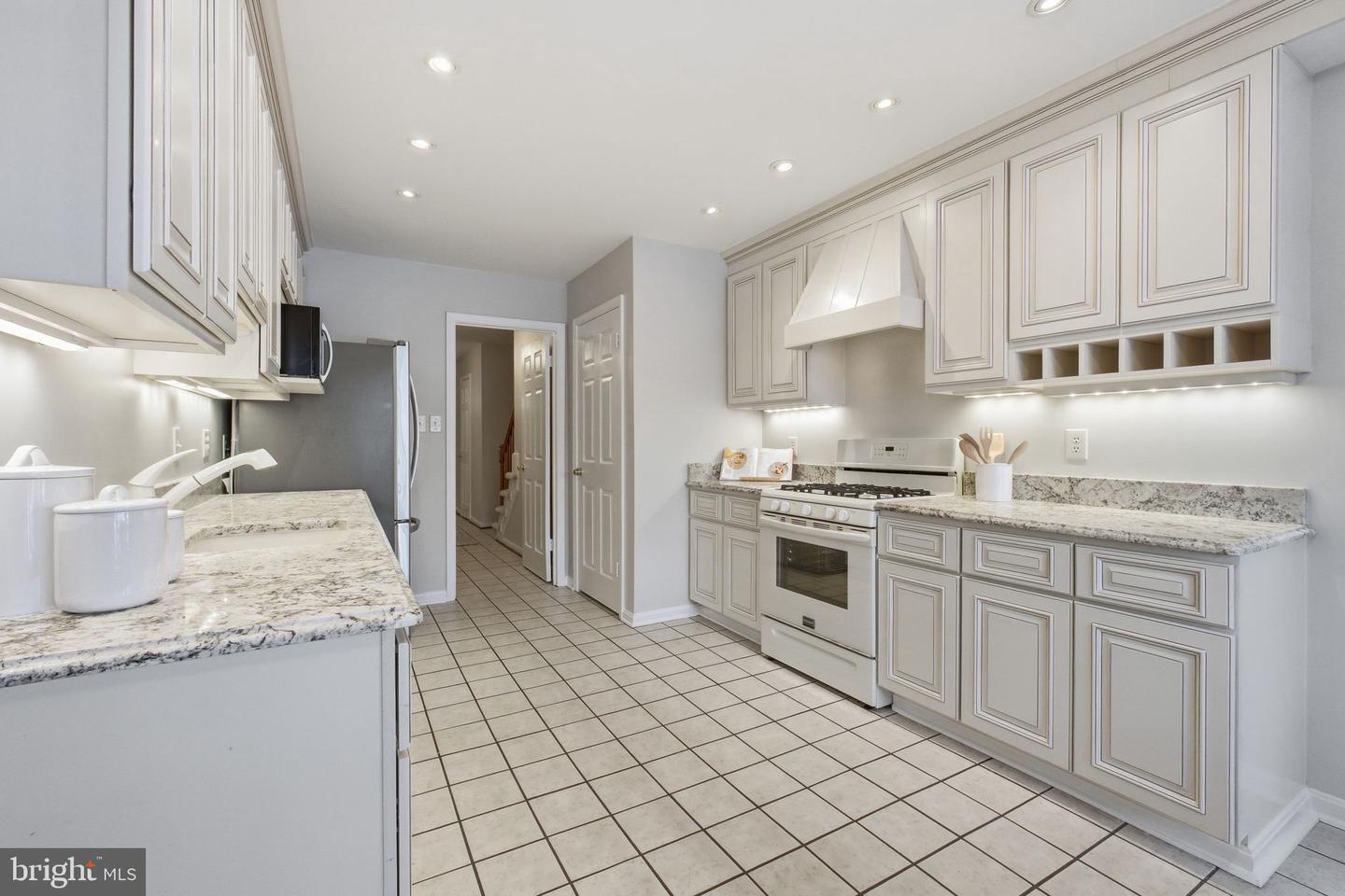 2145 KINGS MILL CT, FALLS CHURCH, Virginia 22043, 4 Bedrooms Bedrooms, ,3 BathroomsBathrooms,Residential,For sale,2145 KINGS MILL CT,VAFX2287962 MLS # VAFX2287962