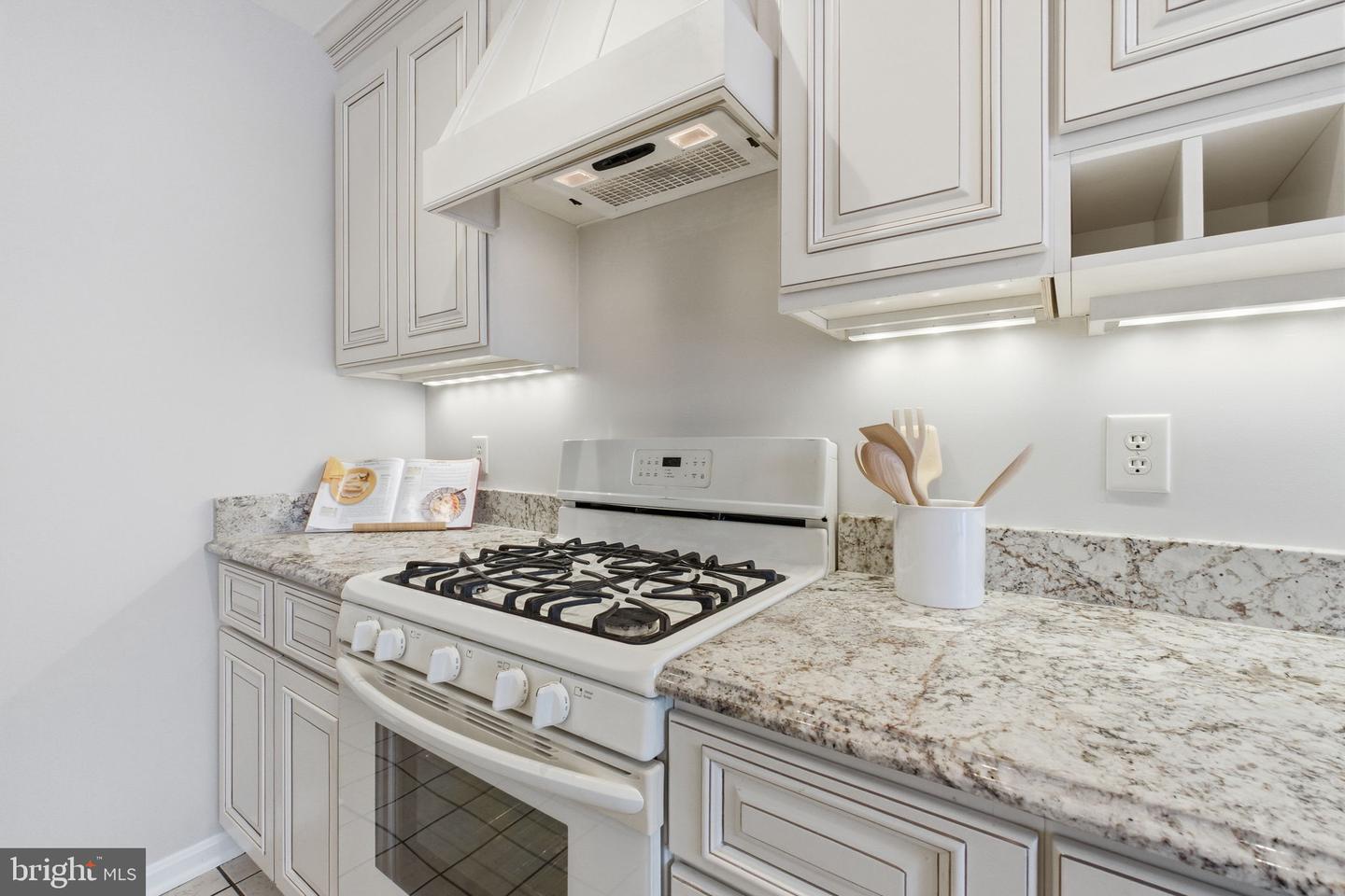 2145 KINGS MILL CT, FALLS CHURCH, Virginia 22043, 4 Bedrooms Bedrooms, ,3 BathroomsBathrooms,Residential,For sale,2145 KINGS MILL CT,VAFX2287962 MLS # VAFX2287962