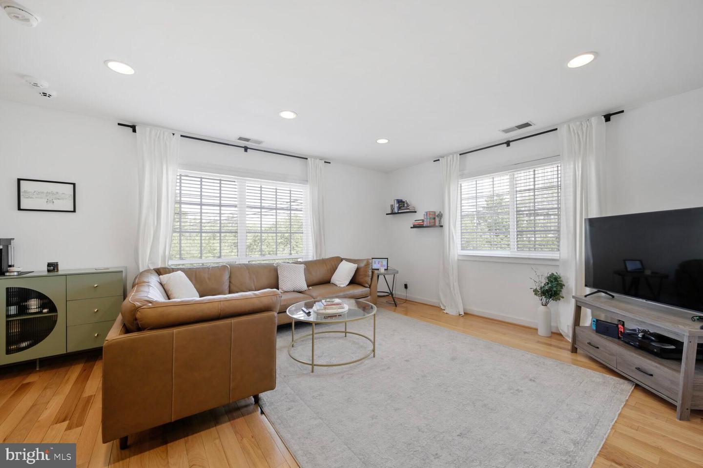 1617-B N VAN DORN ST, ALEXANDRIA, Virginia 22304, 2 Bedrooms Bedrooms, ,1 BathroomBathrooms,Residential,For sale,1617-B N VAN DORN ST,VAAX2044398 MLS # VAAX2044398