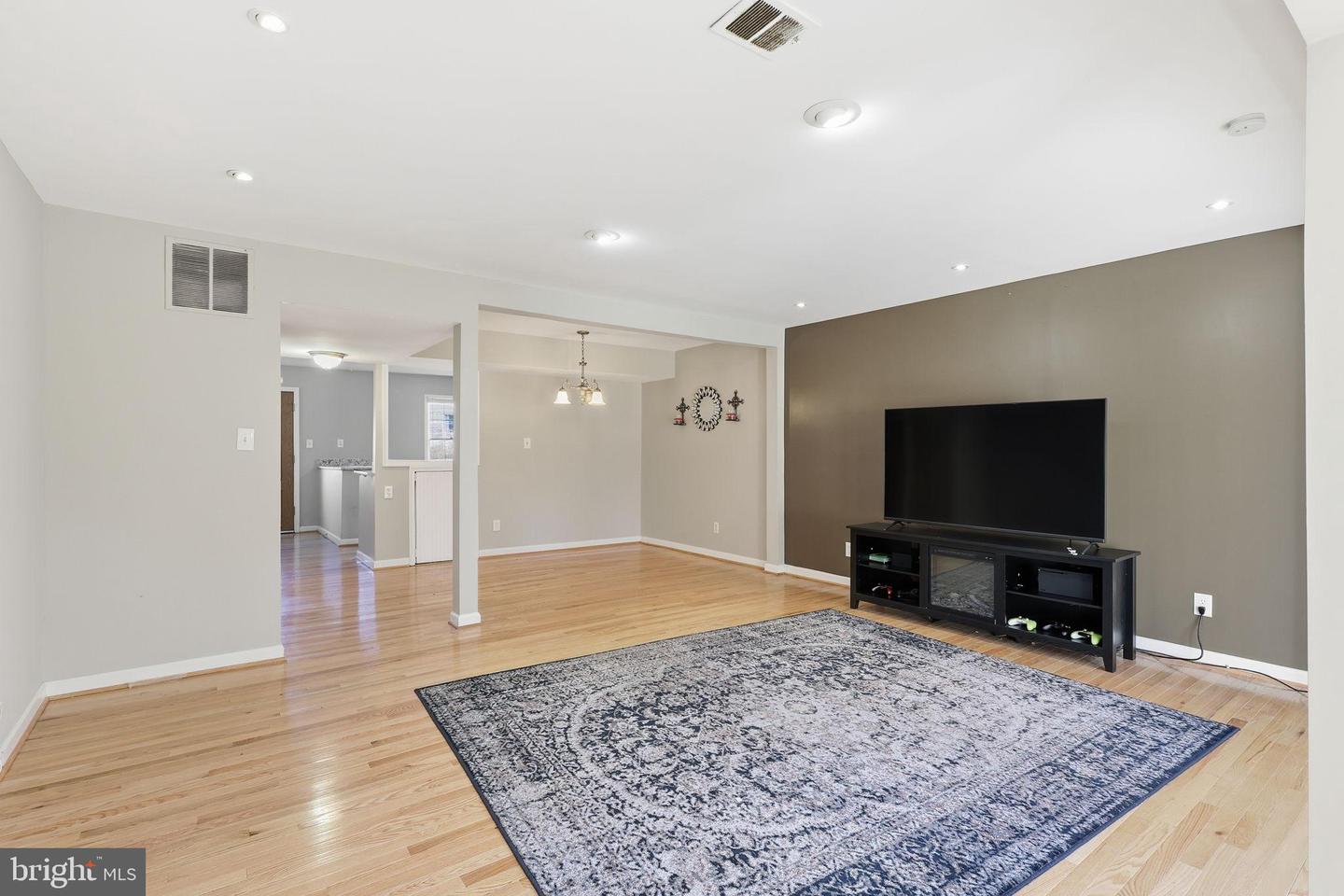 2942 WETHERBURN CT, WOODBRIDGE, Virginia 22191, 3 Bedrooms Bedrooms, 8 Rooms Rooms,1 BathroomBathrooms,Residential,For sale,2942 WETHERBURN CT,VAPW2107546 MLS # VAPW2107546 2942 WETHERBURN CT, WOODBRIDGE, Virginia 22191, 3 Bedrooms Bedrooms, 8 Rooms Rooms,1 BathroomBathrooms,Residential,For sale,2942 WETHERBURN CT,VAPW2107546 MLS # VAPW2107546