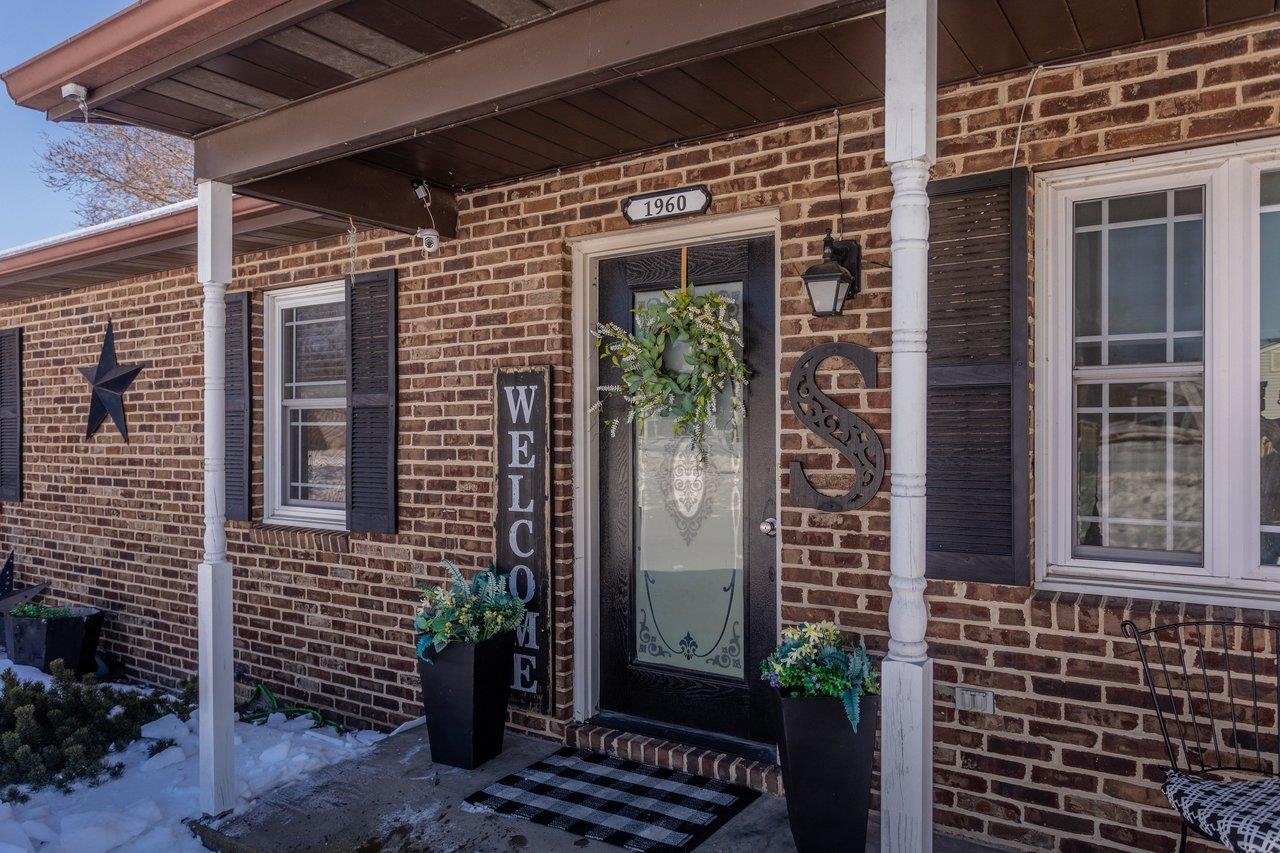 1960 MCCALL DR, DAYTON, Virginia 22821, 3 Bedrooms Bedrooms, ,2 BathroomsBathrooms,Residential,1960 MCCALL DR,672894 MLS # 672894 1960 MCCALL DR, DAYTON, Virginia 22821, 3 Bedrooms Bedrooms, ,2 BathroomsBathrooms,Residential,1960 MCCALL DR,672894 MLS # 672894