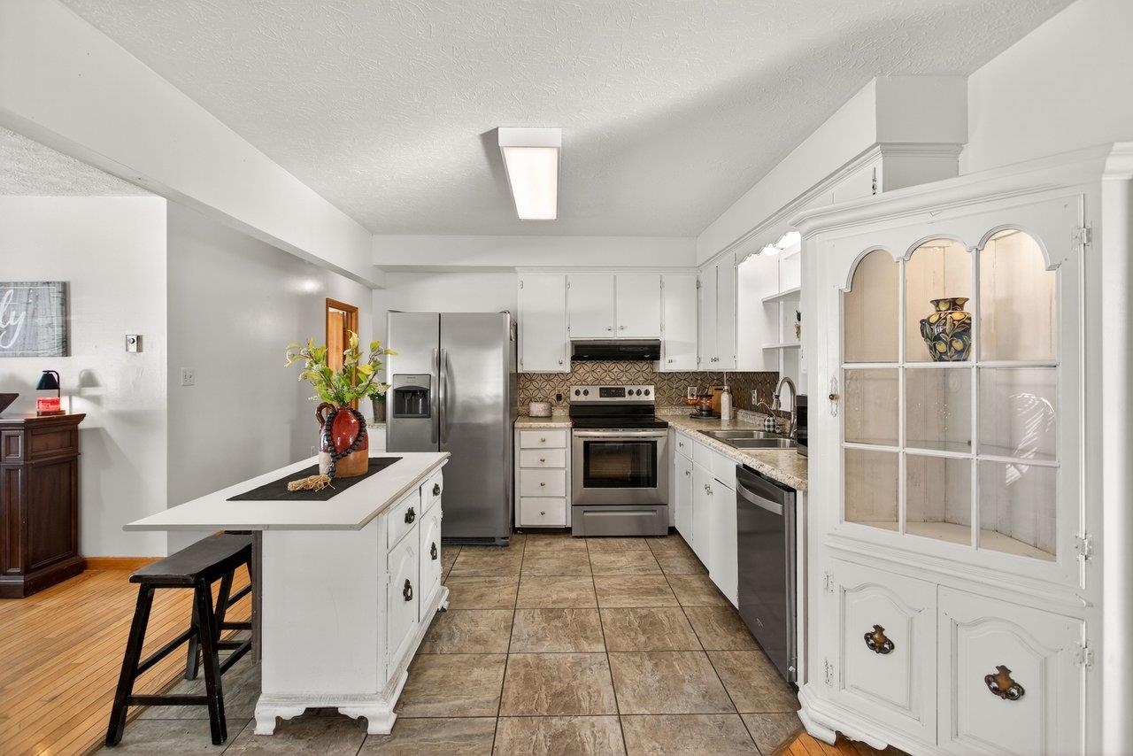 1960 MCCALL DR, DAYTON, Virginia 22821, 3 Bedrooms Bedrooms, ,2 BathroomsBathrooms,Residential,1960 MCCALL DR,672894 MLS # 672894 1960 MCCALL DR, DAYTON, Virginia 22821, 3 Bedrooms Bedrooms, ,2 BathroomsBathrooms,Residential,1960 MCCALL DR,672894 MLS # 672894