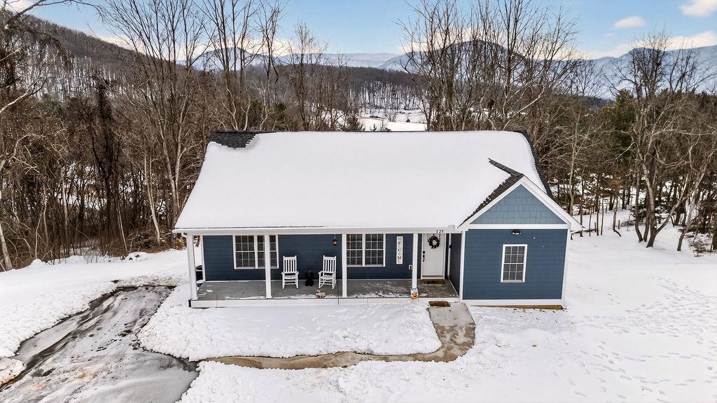 125 SPRING RIDGE LN, FAIRFIELD, Virginia 24435, 3 Bedrooms Bedrooms, ,2 BathroomsBathrooms,Residential,125 SPRING RIDGE LN,672898 MLS # 672898