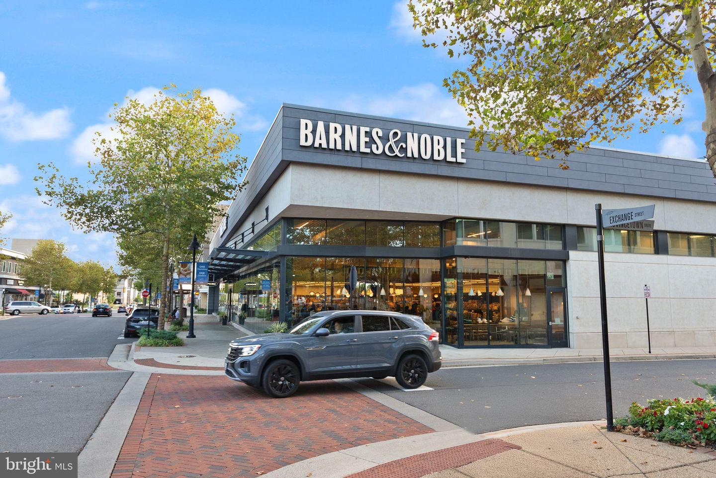 20304 NORTHPARK DR, ASHBURN, Virginia 20147, 5 Bedrooms Bedrooms, 16 Rooms Rooms,4 BathroomsBathrooms,Residential,For sale,20304 NORTHPARK DR,VALO2113100 MLS # VALO2113100