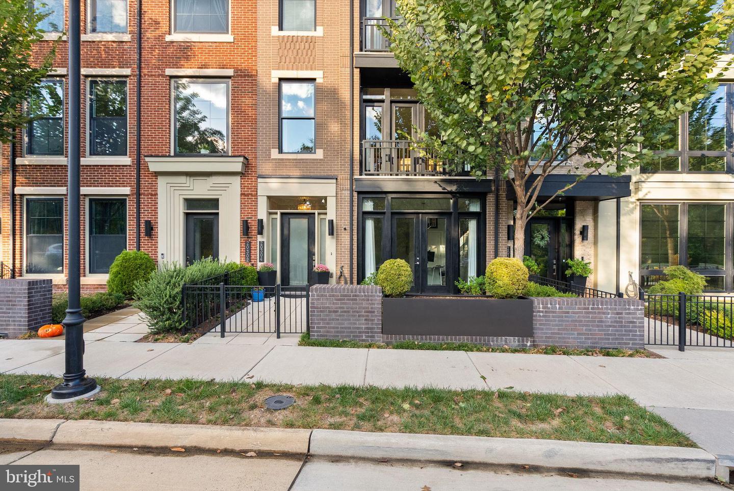 20304 NORTHPARK DR, ASHBURN, Virginia 20147, 5 Bedrooms Bedrooms, 16 Rooms Rooms,4 BathroomsBathrooms,Residential,For sale,20304 NORTHPARK DR,VALO2113100 MLS # VALO2113100