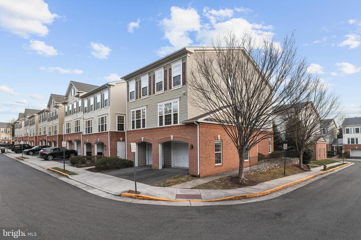 7057 HUNTLEY RUN PL #120, ALEXANDRIA, Virginia 22306, 2 Bedrooms Bedrooms, ,2 BathroomsBathrooms,Residential,For sale,7057 HUNTLEY RUN PL #120,VAFX2285768 MLS # VAFX2285768
