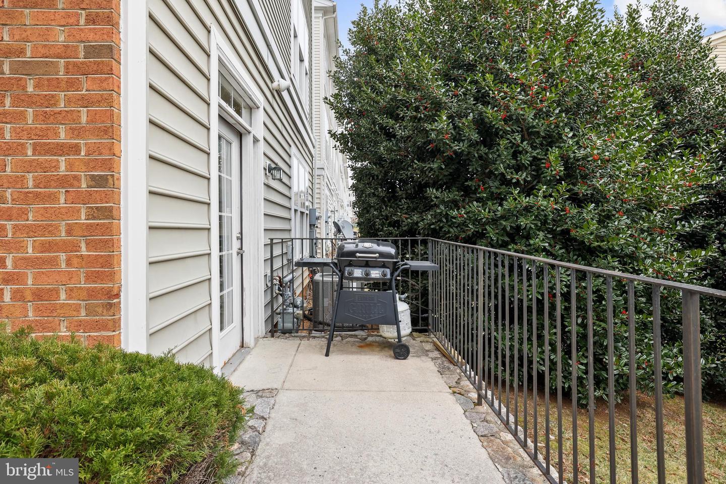 7057 HUNTLEY RUN PL #120, ALEXANDRIA, Virginia 22306, 2 Bedrooms Bedrooms, ,2 BathroomsBathrooms,Residential,For sale,7057 HUNTLEY RUN PL #120,VAFX2285768 MLS # VAFX2285768