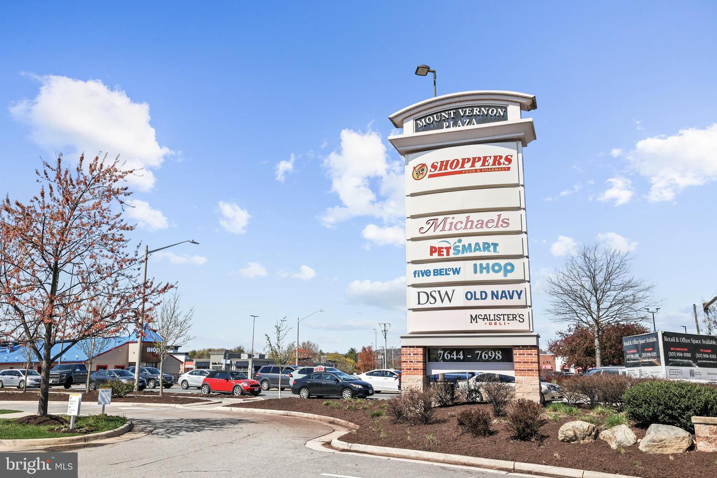 7057 HUNTLEY RUN PL #120, ALEXANDRIA, Virginia 22306, 2 Bedrooms Bedrooms, ,2 BathroomsBathrooms,Residential,For sale,7057 HUNTLEY RUN PL #120,VAFX2285768 MLS # VAFX2285768