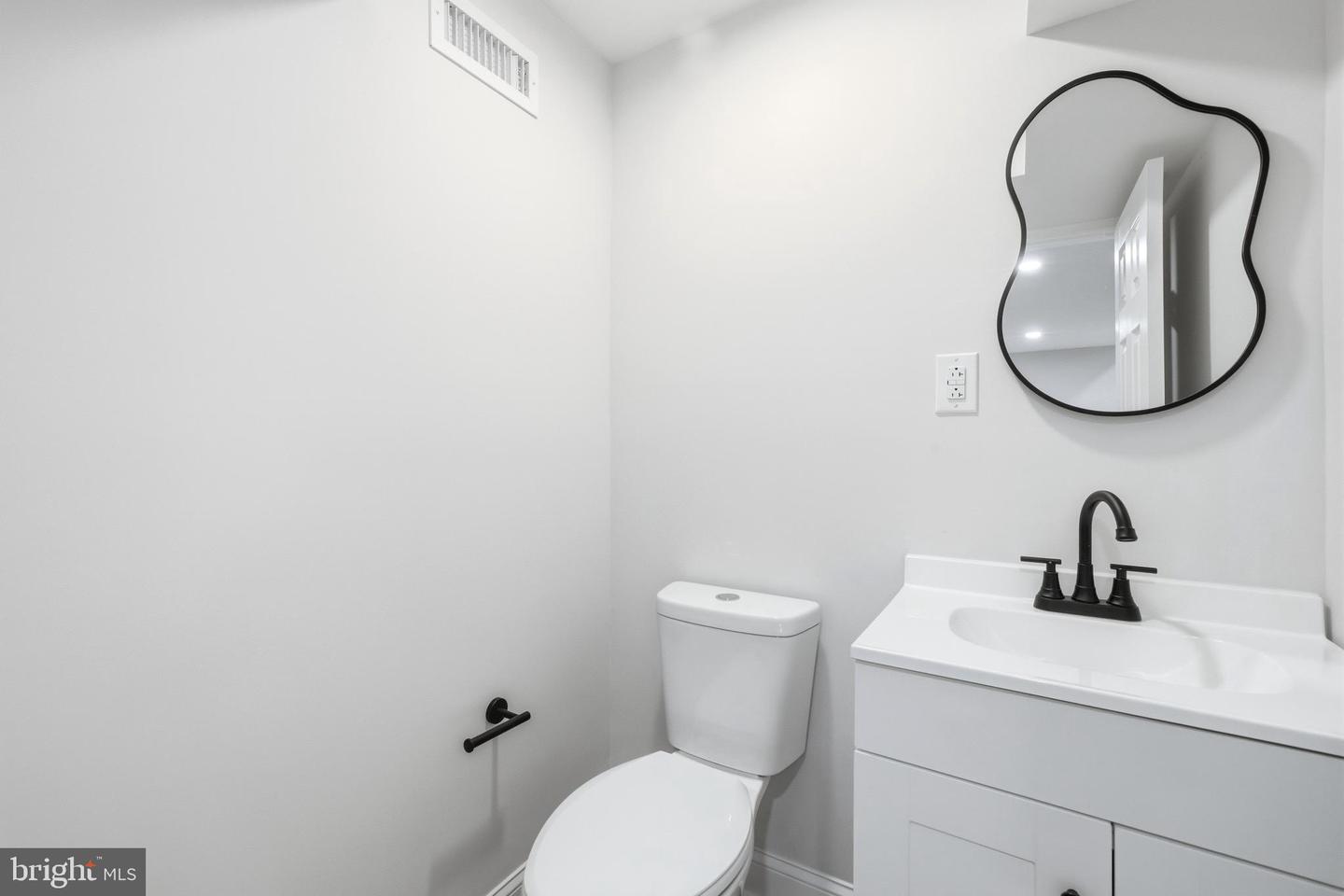 334 NICHOLSON ST NE, WASHINGTON, District Of Columbia 20011, 3 Bedrooms Bedrooms, 6 Rooms Rooms,2 BathroomsBathrooms,Residential,For sale,334 NICHOLSON ST NE,DCDC2241478 MLS # DCDC2241478