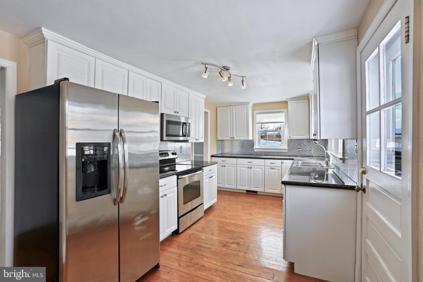 391 E COLONIAL HWY, HAMILTON, Virginia 20158, 3 Bedrooms Bedrooms, ,2 BathroomsBathrooms,Residential,For sale,391 E COLONIAL HWY,VALO2114162 MLS # VALO2114162