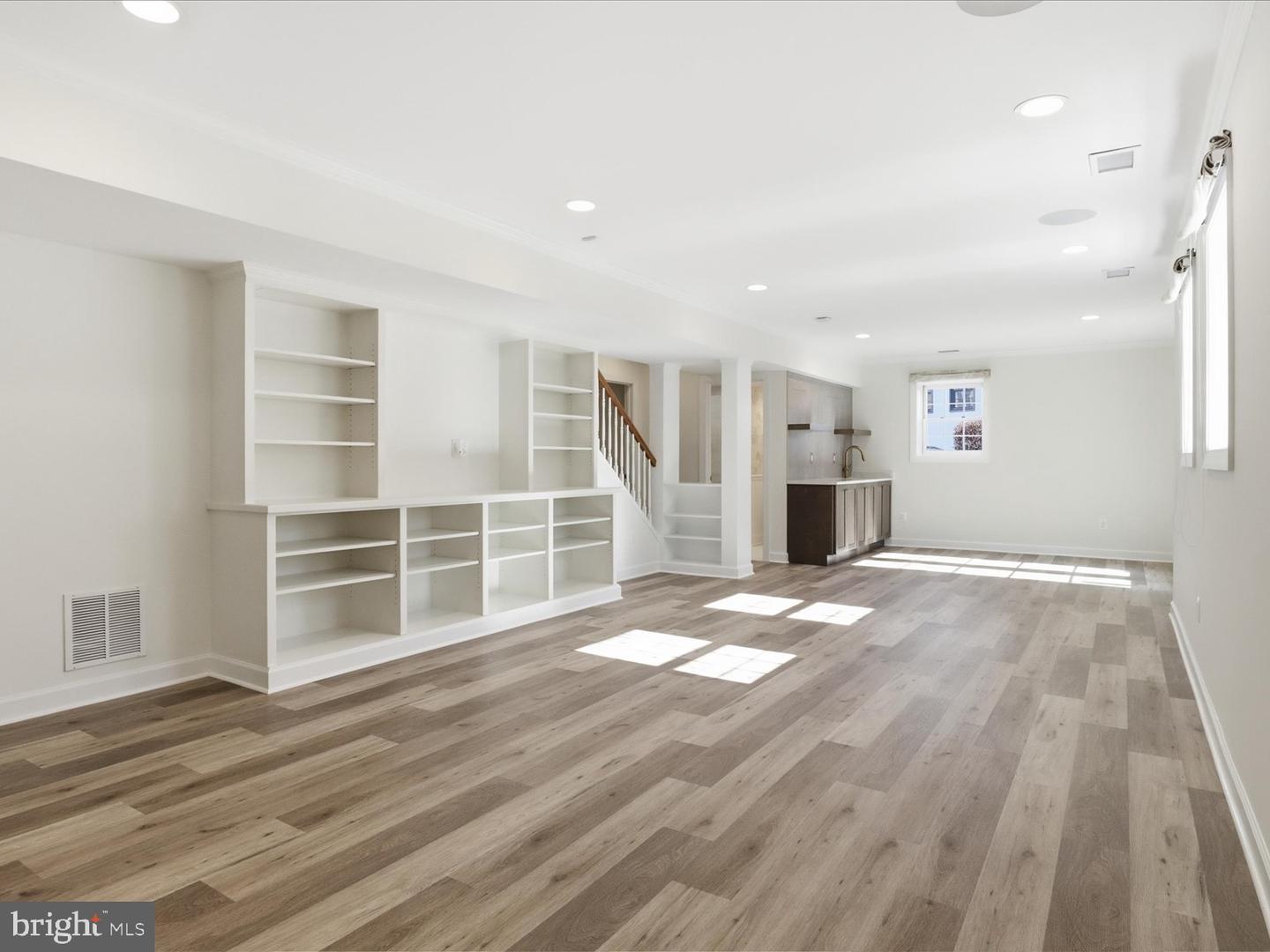 2310 COLONEL LINDSAY CT, FALLS CHURCH, Virginia 22043, 5 Bedrooms Bedrooms, ,4 BathroomsBathrooms,Residential,For sale,2310 COLONEL LINDSAY CT,VAFX2286288 MLS # VAFX2286288