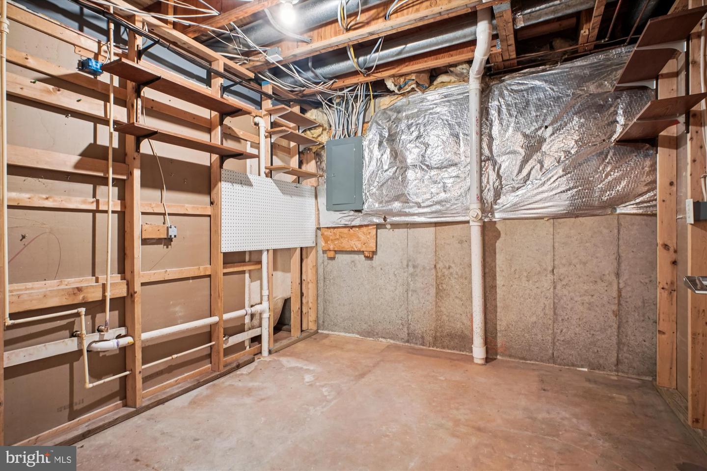 12318 VALLEY HIGH RD, HERNDON, Virginia 20170, 3 Bedrooms Bedrooms, ,3 BathroomsBathrooms,Residential,For sale,12318 VALLEY HIGH RD,VAFX2286740 MLS # VAFX2286740