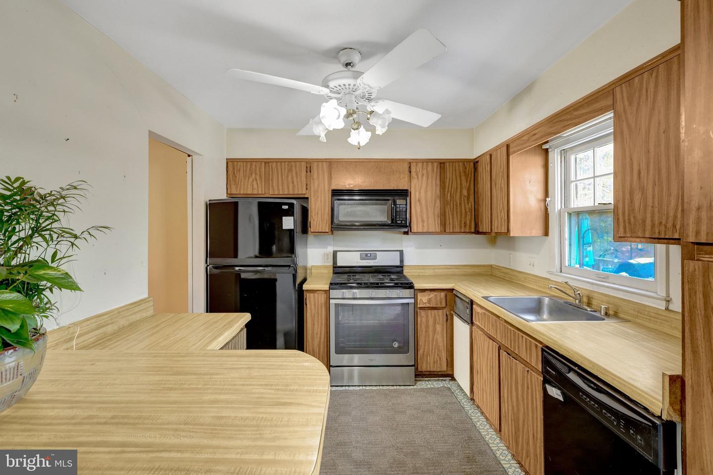 3090 WHITE BIRCH CT, FAIRFAX, Virginia 22031, 3 Bedrooms Bedrooms, ,3 BathroomsBathrooms,Residential,For sale,3090 WHITE BIRCH CT,VAFX2286884 MLS # VAFX2286884