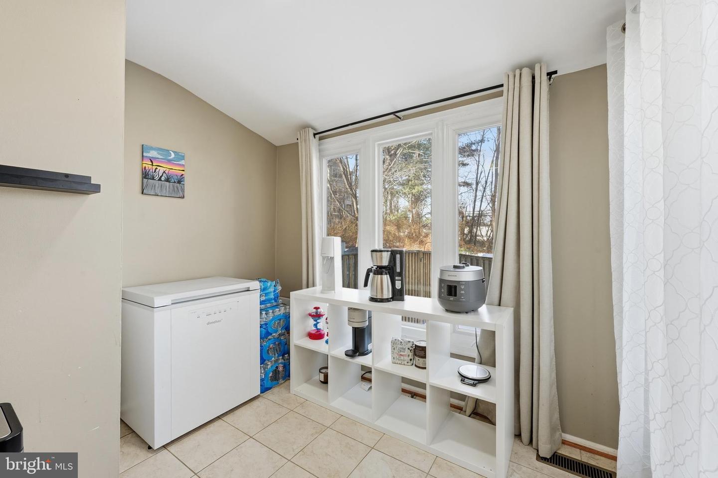 5826 WESTWATER CT, CENTREVILLE, Virginia 20121, 3 Bedrooms Bedrooms, 7 Rooms Rooms,2 BathroomsBathrooms,Residential,For sale,5826 WESTWATER CT,VAFX2286954 MLS # VAFX2286954