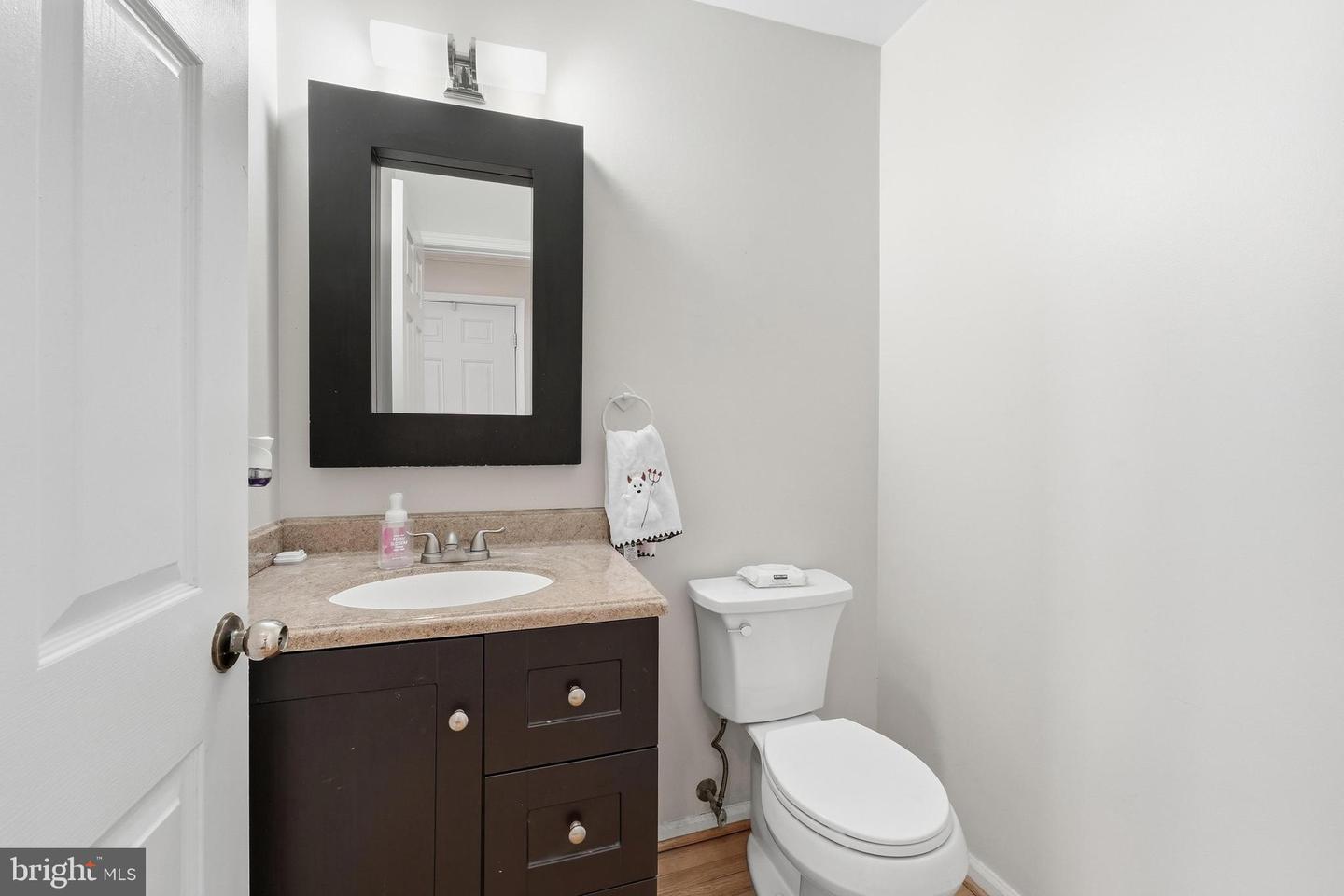 5826 WESTWATER CT, CENTREVILLE, Virginia 20121, 3 Bedrooms Bedrooms, 7 Rooms Rooms,2 BathroomsBathrooms,Residential,For sale,5826 WESTWATER CT,VAFX2286954 MLS # VAFX2286954