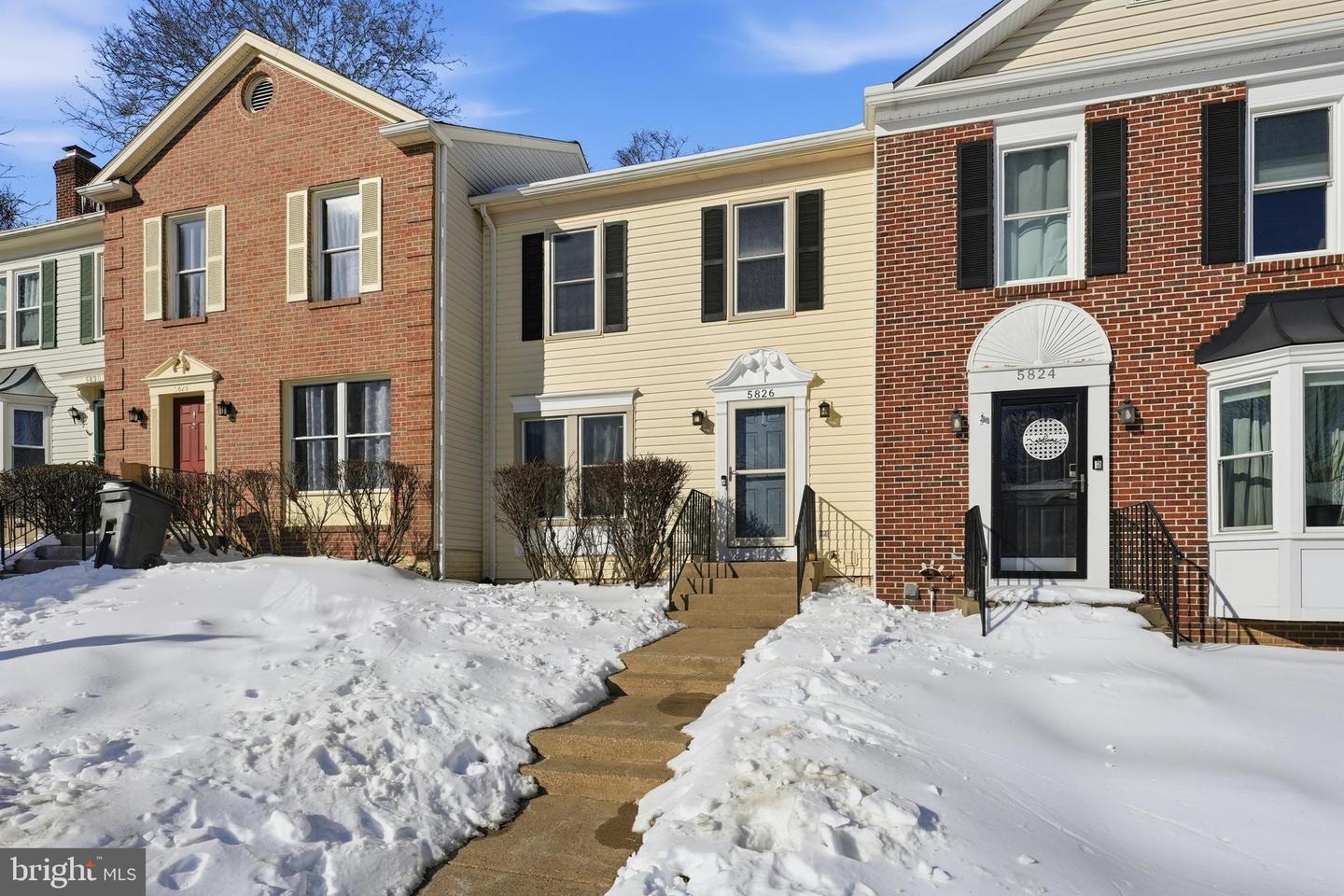 5826 WESTWATER CT, CENTREVILLE, Virginia 20121, 3 Bedrooms Bedrooms, 7 Rooms Rooms,2 BathroomsBathrooms,Residential,For sale,5826 WESTWATER CT,VAFX2286954 MLS # VAFX2286954