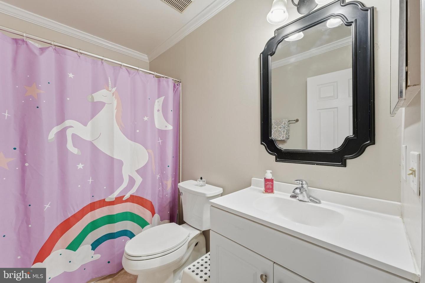 5826 WESTWATER CT, CENTREVILLE, Virginia 20121, 3 Bedrooms Bedrooms, 7 Rooms Rooms,2 BathroomsBathrooms,Residential,For sale,5826 WESTWATER CT,VAFX2286954 MLS # VAFX2286954