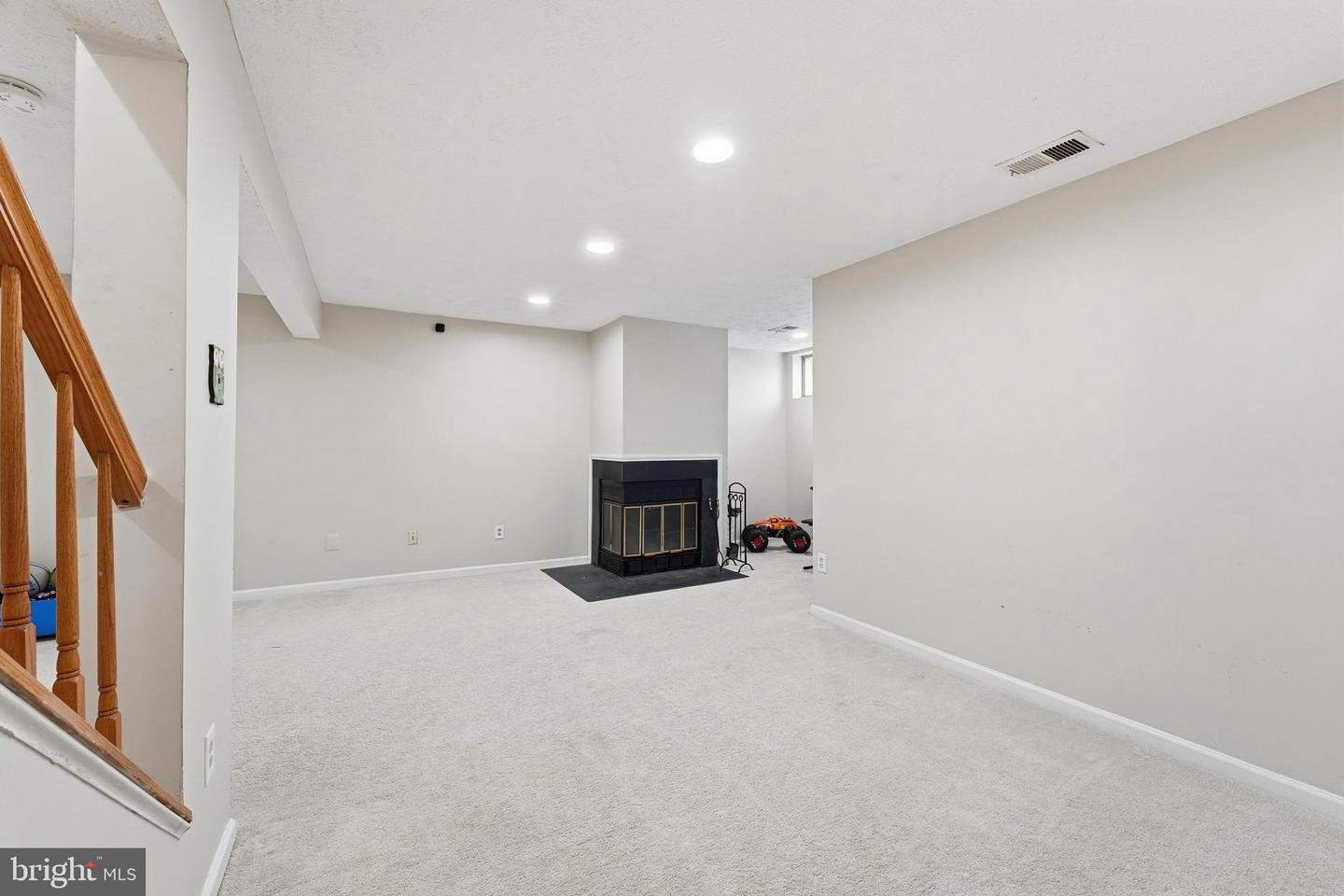 5826 WESTWATER CT, CENTREVILLE, Virginia 20121, 3 Bedrooms Bedrooms, 7 Rooms Rooms,2 BathroomsBathrooms,Residential,For sale,5826 WESTWATER CT,VAFX2286954 MLS # VAFX2286954