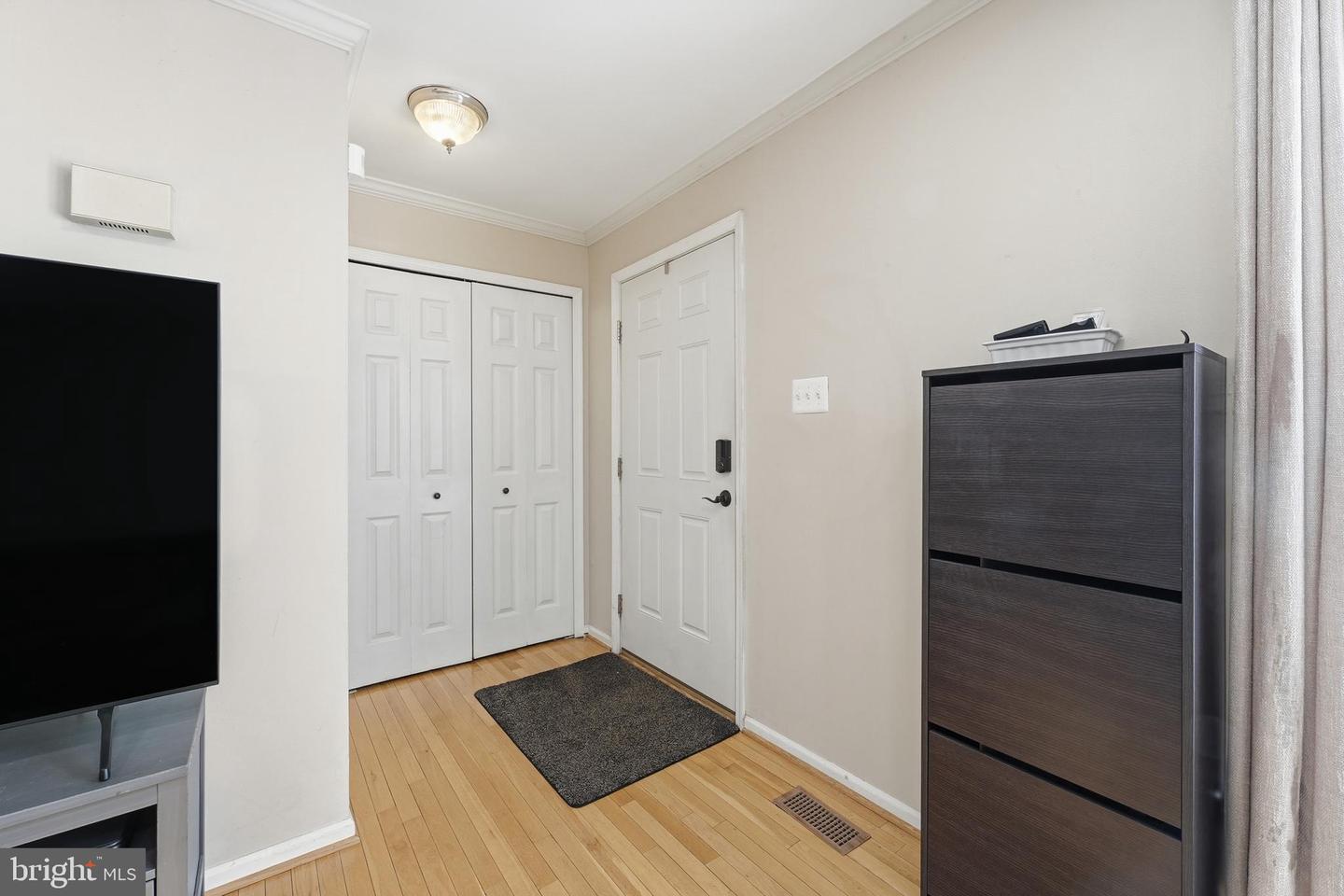 5826 WESTWATER CT, CENTREVILLE, Virginia 20121, 3 Bedrooms Bedrooms, 7 Rooms Rooms,2 BathroomsBathrooms,Residential,For sale,5826 WESTWATER CT,VAFX2286954 MLS # VAFX2286954