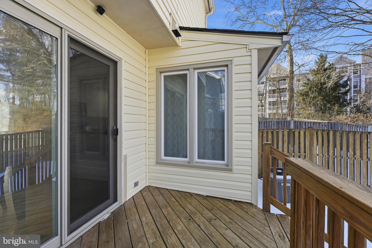 5826 WESTWATER CT, CENTREVILLE, Virginia 20121, 3 Bedrooms Bedrooms, 7 Rooms Rooms,2 BathroomsBathrooms,Residential,For sale,5826 WESTWATER CT,VAFX2286954 MLS # VAFX2286954