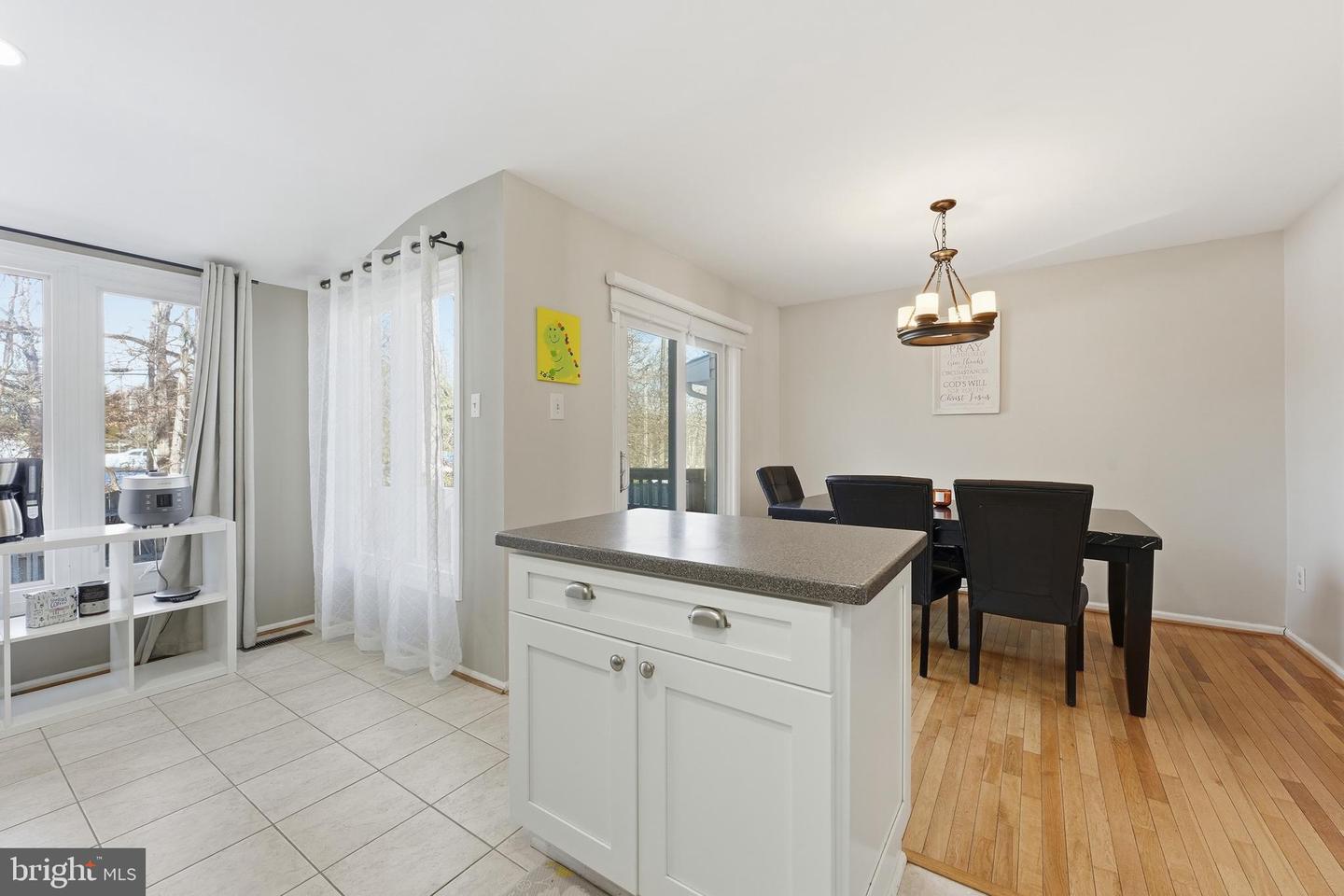 5826 WESTWATER CT, CENTREVILLE, Virginia 20121, 3 Bedrooms Bedrooms, 7 Rooms Rooms,2 BathroomsBathrooms,Residential,For sale,5826 WESTWATER CT,VAFX2286954 MLS # VAFX2286954