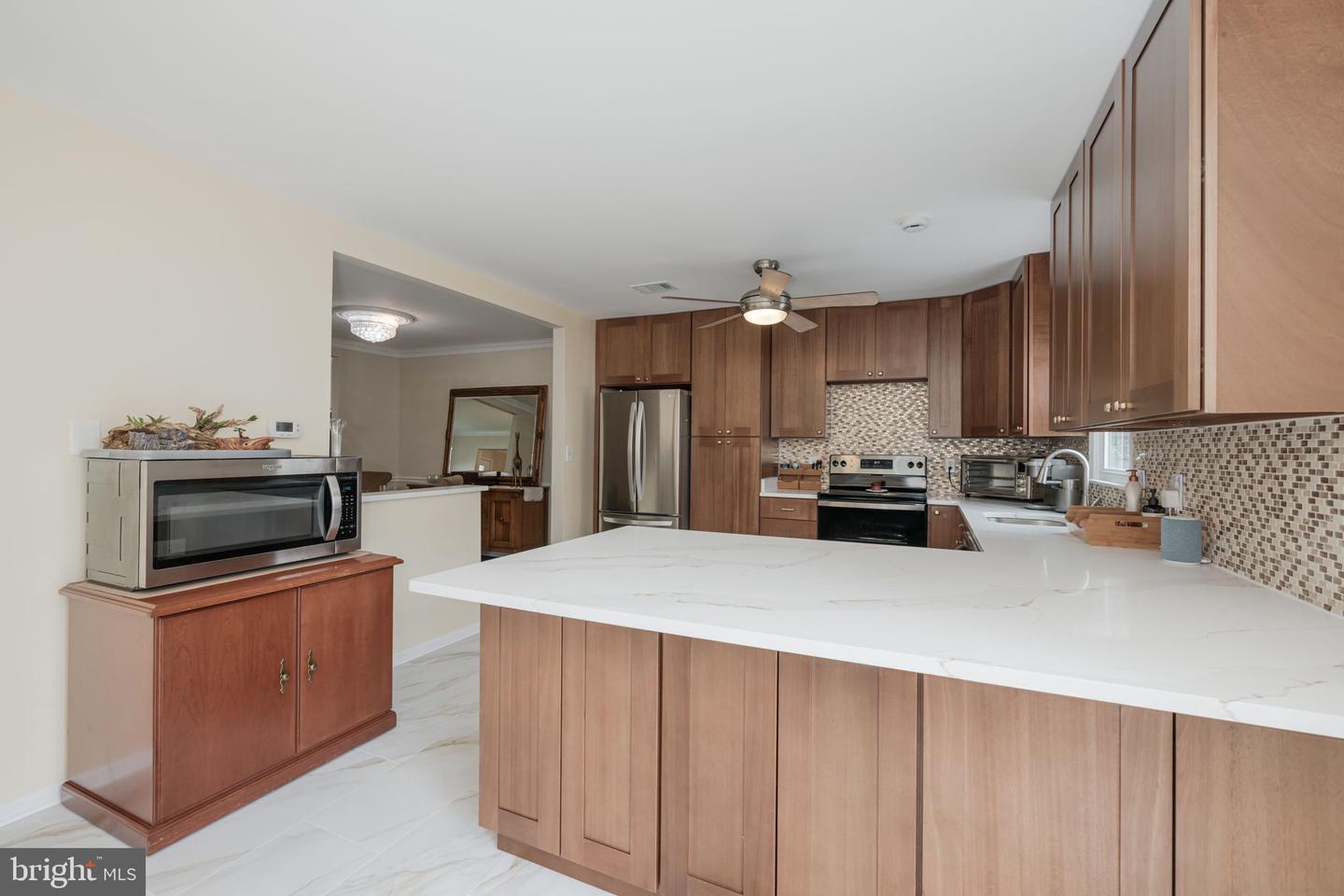 6005 SOUTHWARD WAY, ALEXANDRIA, Virginia 22315, 3 Bedrooms Bedrooms, ,3 BathroomsBathrooms,Residential,For sale,6005 SOUTHWARD WAY,VAFX2287076 MLS # VAFX2287076