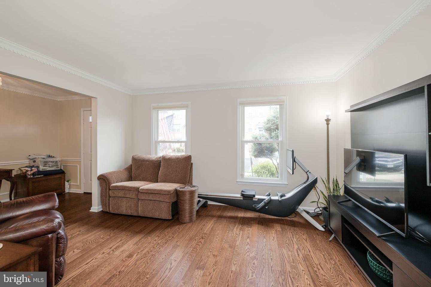 6005 SOUTHWARD WAY, ALEXANDRIA, Virginia 22315, 3 Bedrooms Bedrooms, ,3 BathroomsBathrooms,Residential,For sale,6005 SOUTHWARD WAY,VAFX2287076 MLS # VAFX2287076