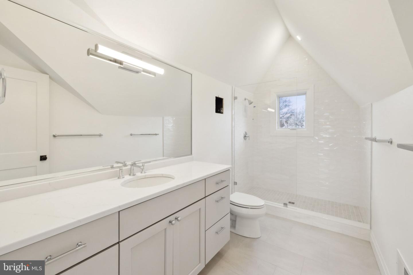 5115 42ND ST NW, WASHINGTON, District Of Columbia 20016, 6 Bedrooms Bedrooms, ,5 BathroomsBathrooms,Residential,For sale,5115 42ND ST NW,DCDC2242934 MLS # DCDC2242934