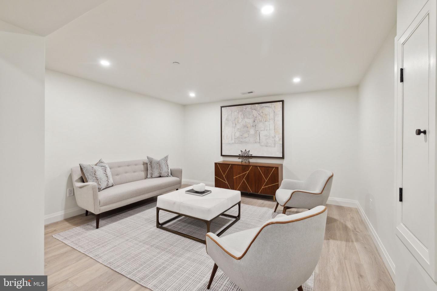 5115 42ND ST NW, WASHINGTON, District Of Columbia 20016, 6 Bedrooms Bedrooms, ,5 BathroomsBathrooms,Residential,For sale,5115 42ND ST NW,DCDC2242934 MLS # DCDC2242934