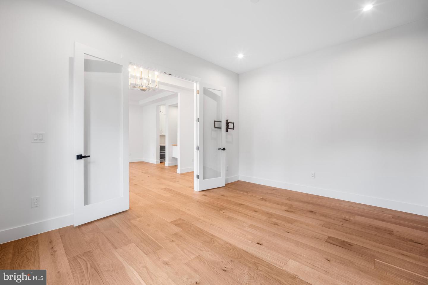 1935 FOXHALL RD, MCLEAN, Virginia 22101, 6 Bedrooms Bedrooms, ,6 BathroomsBathrooms,Residential,For sale,1935 FOXHALL RD,VAFX2287446 MLS # VAFX2287446