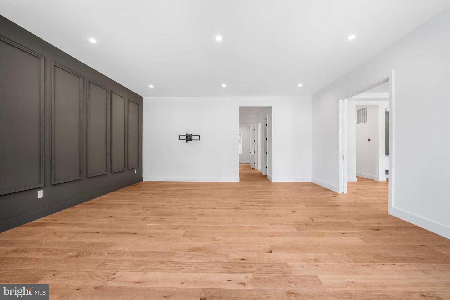 1935 FOXHALL RD, MCLEAN, Virginia 22101, 6 Bedrooms Bedrooms, ,6 BathroomsBathrooms,Residential,For sale,1935 FOXHALL RD,VAFX2287446 MLS # VAFX2287446