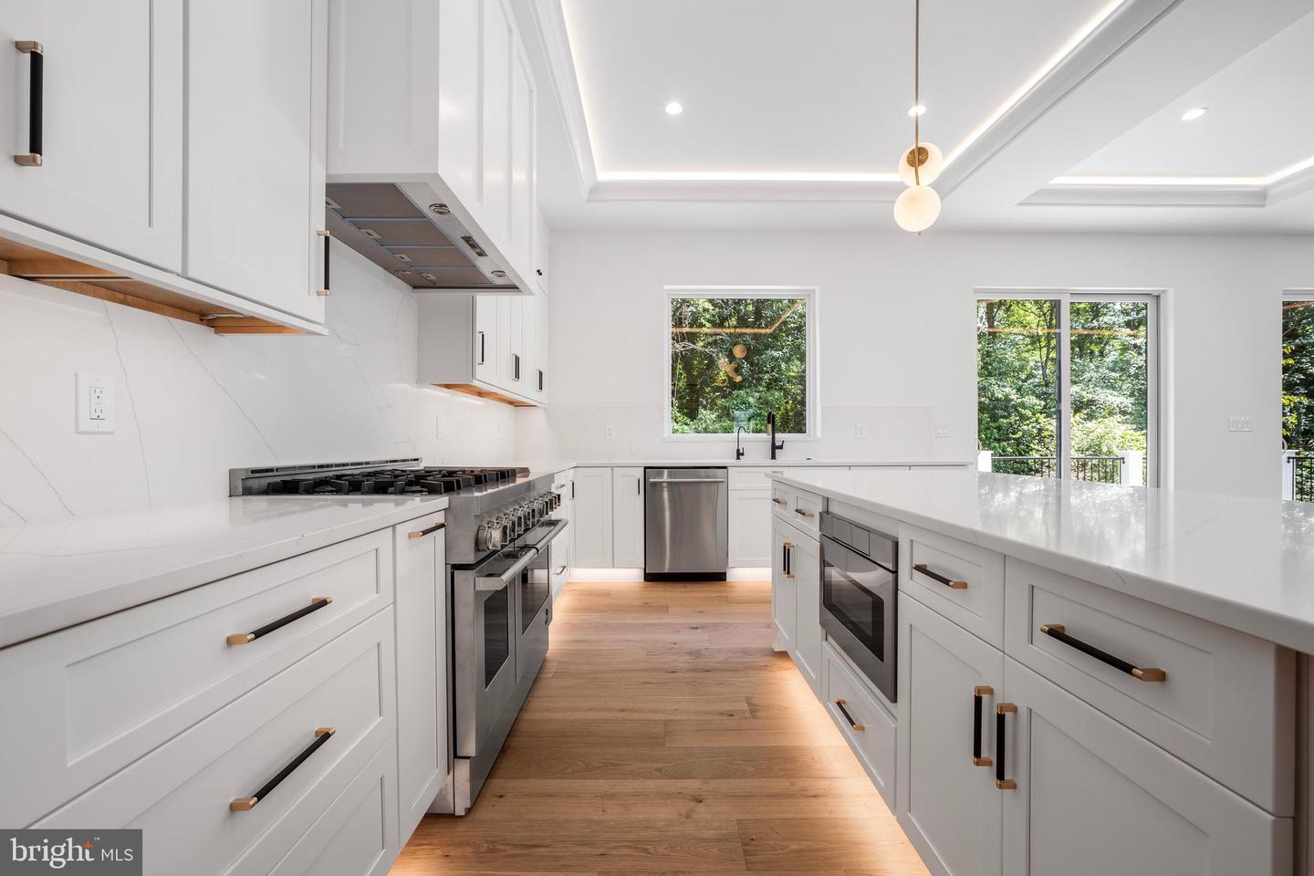 1935 FOXHALL RD, MCLEAN, Virginia 22101, 6 Bedrooms Bedrooms, ,6 BathroomsBathrooms,Residential,For sale,1935 FOXHALL RD,VAFX2287446 MLS # VAFX2287446